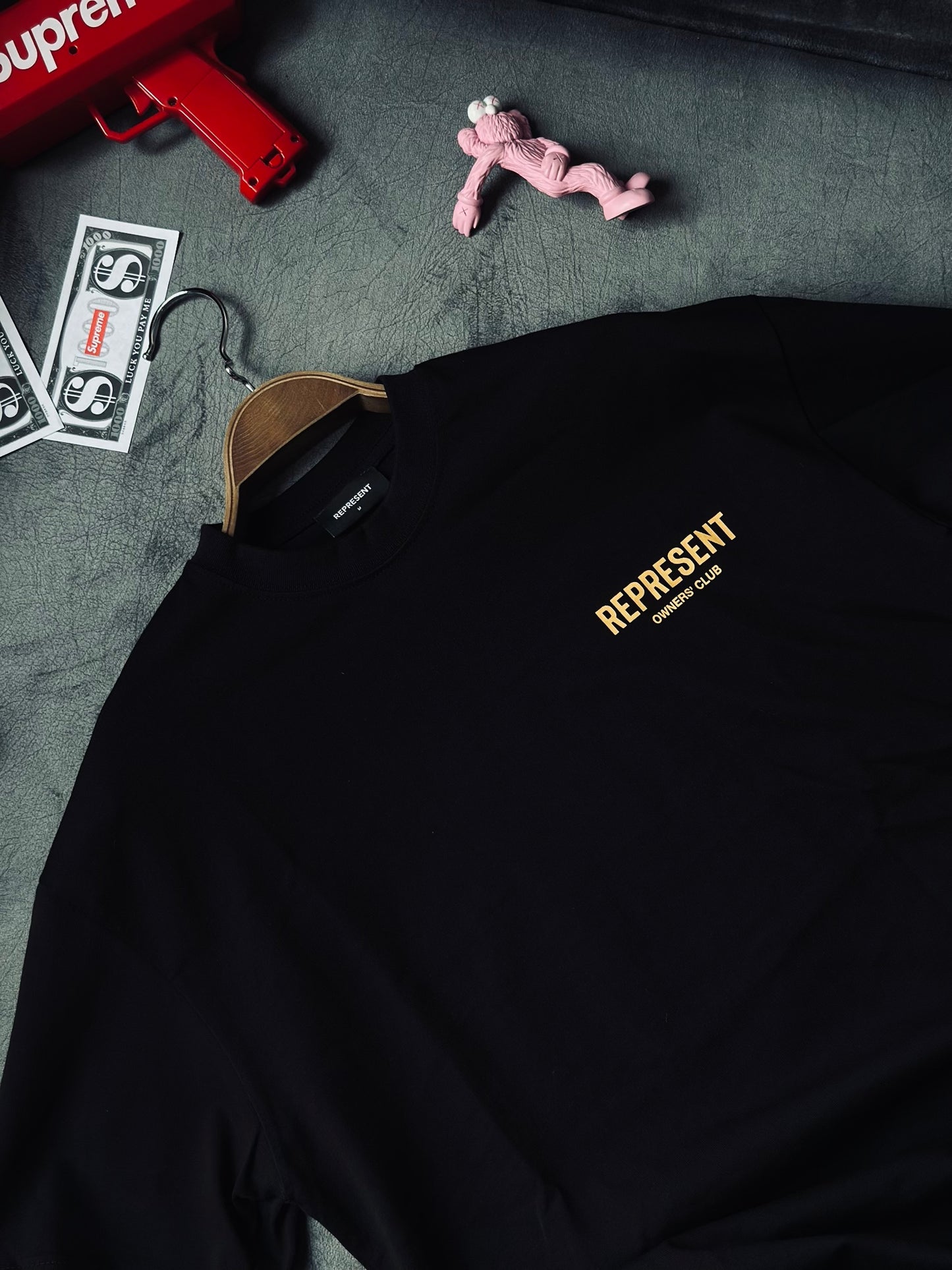 CAMISETA OVERSIZE TC REP NEGRA REPRES AMARILLO