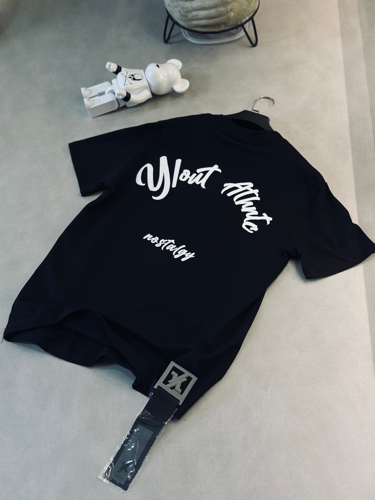 CAMISETA SLIM YOU NEGRA PERSONAS TEJIDO