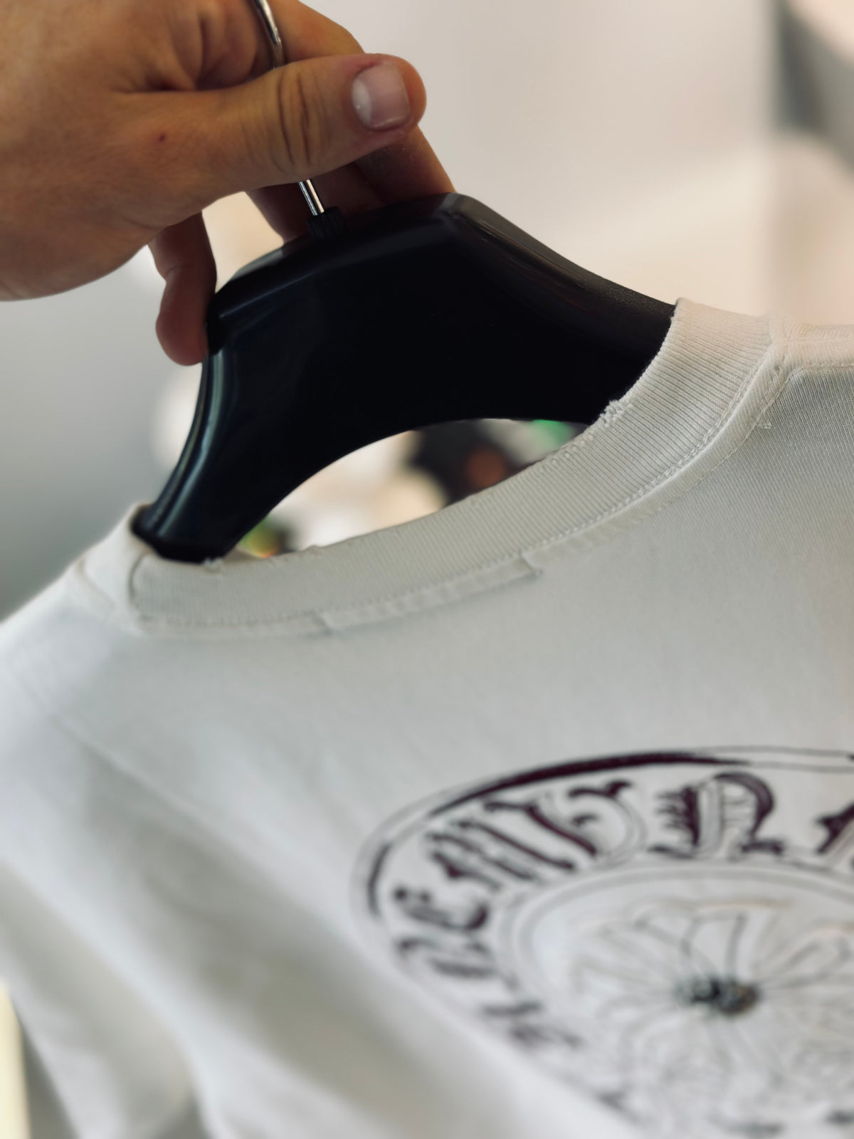 CAMISETA OVERSIZE CHR BLANCA LOGO TEJIDO ROJO