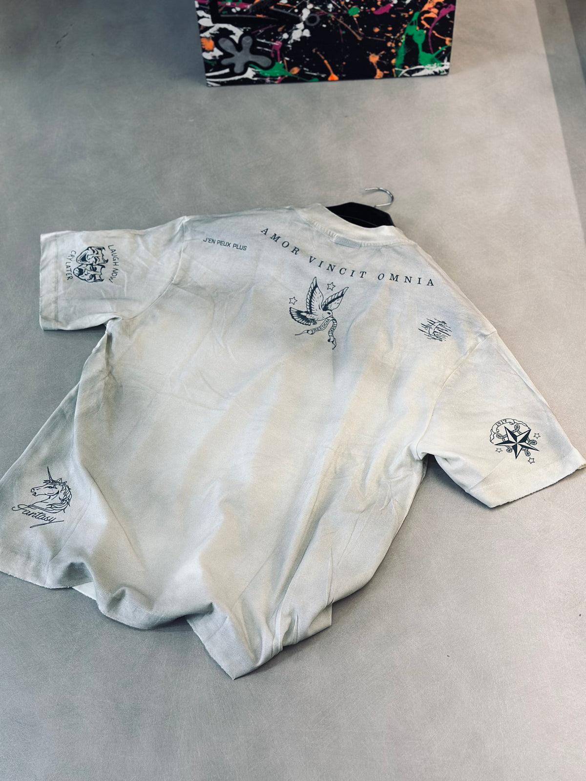 CAMISETA OVERSIZE BAL CREMA DESGASTE PARIS