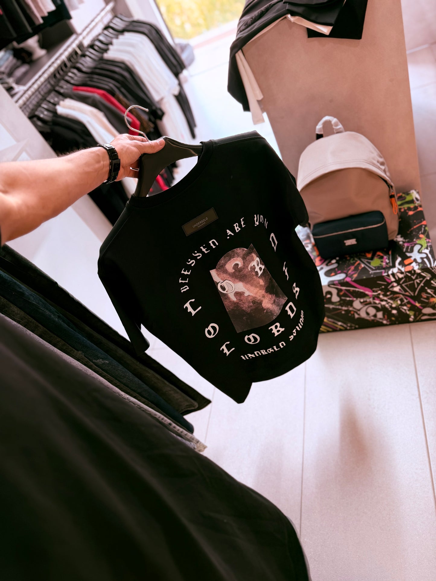 CAMISETA OVERSIZE UND NEGRA LORD OF