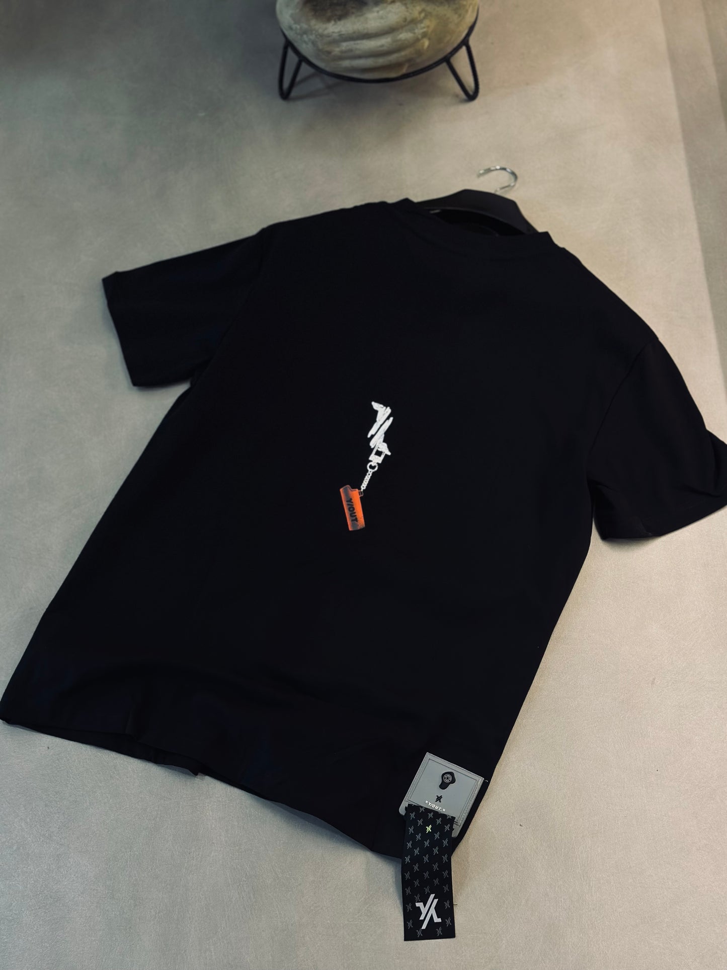 CAMISETA SLIM YOU NEGRA LLAVERO