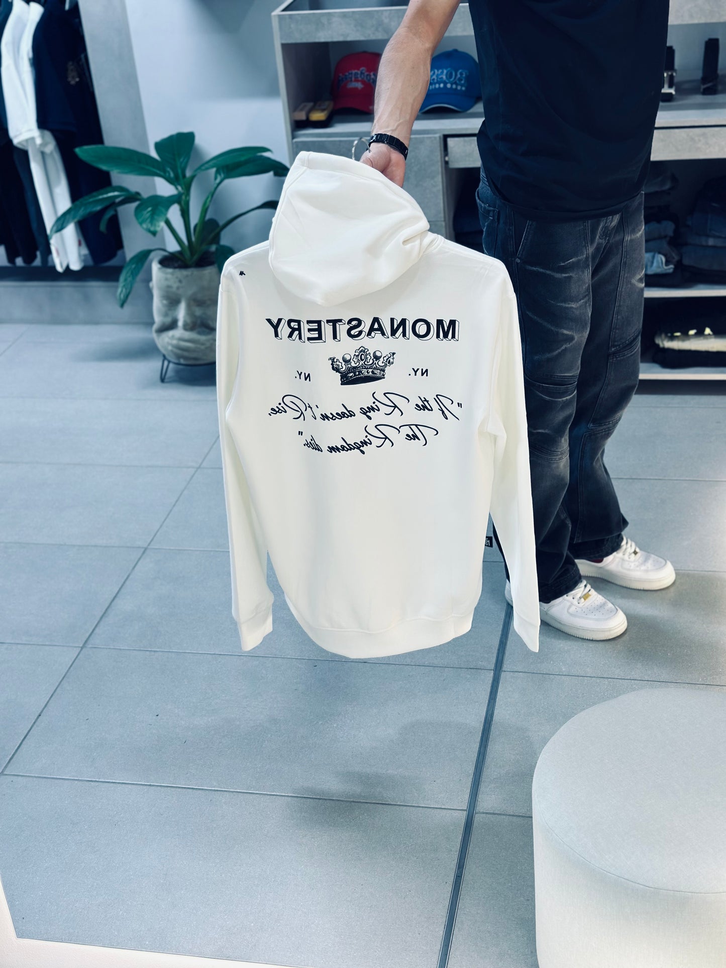 HOODIE MON BLANCO CORONA BORDADO