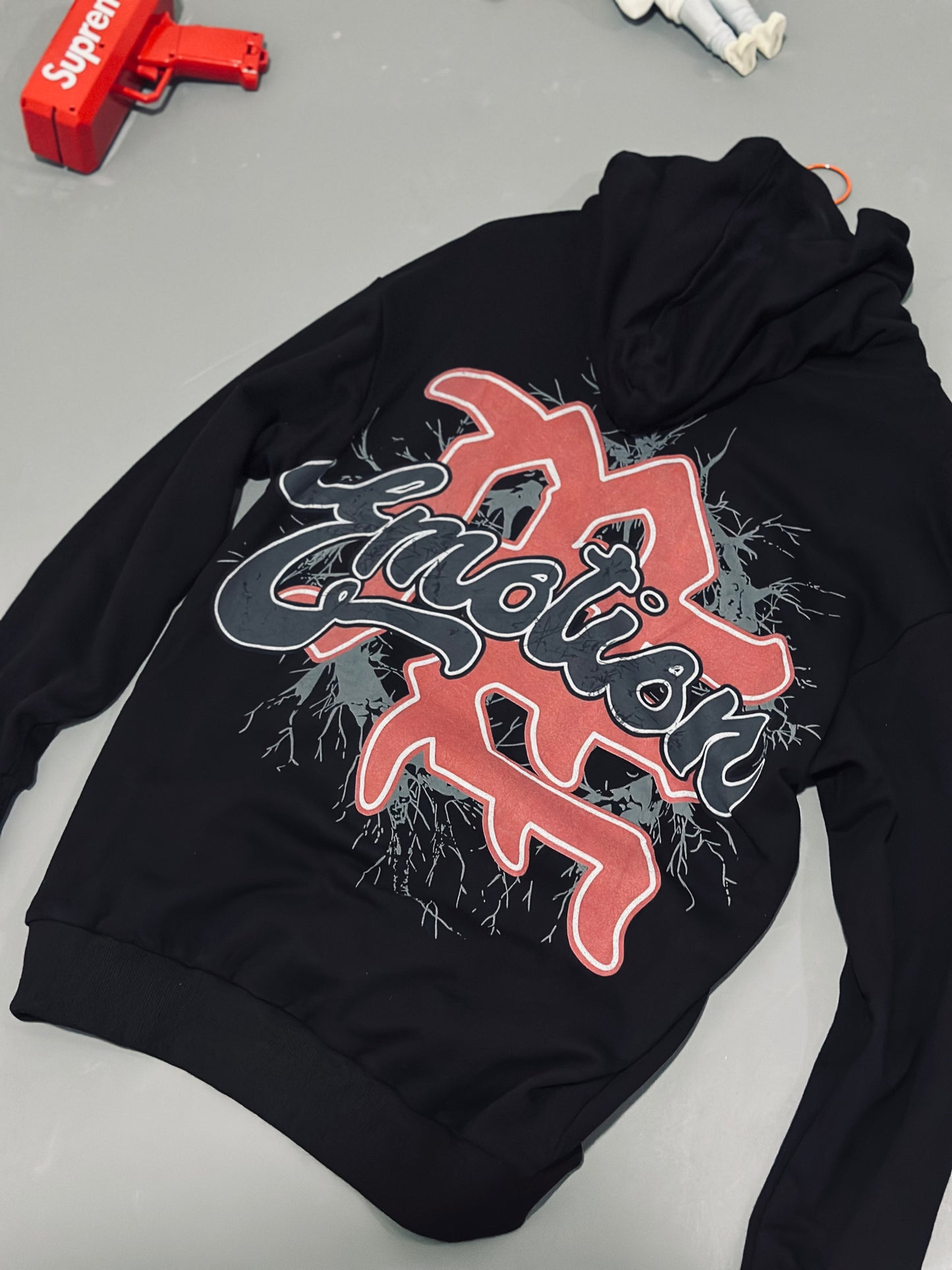 HOODIES EMO NEGRO ANGEL ROJO