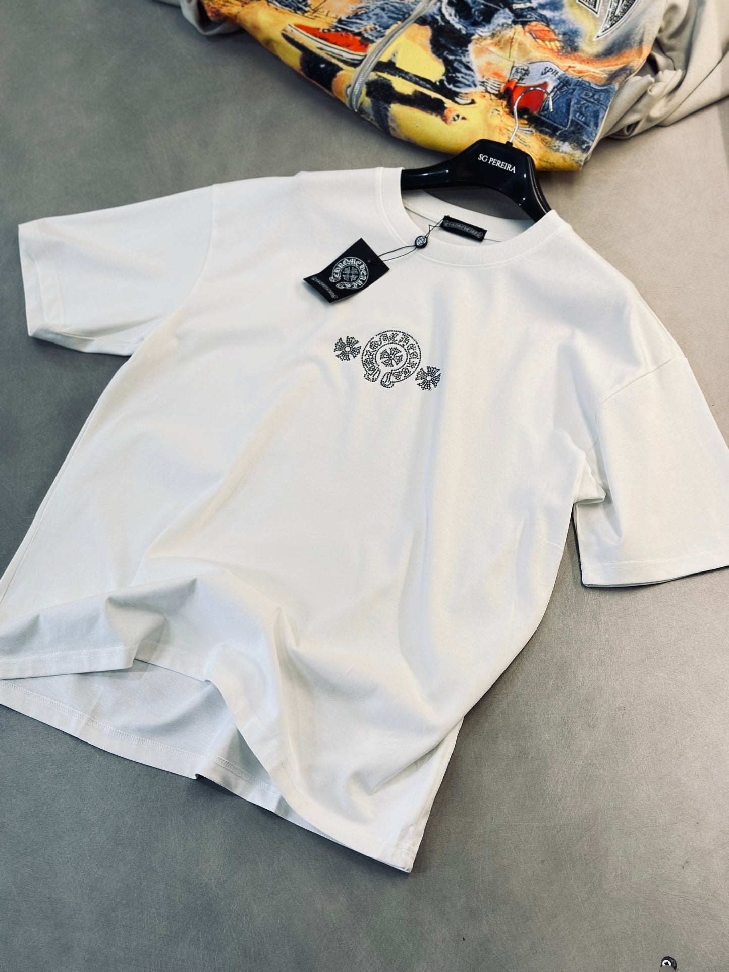 CAMISETA OVERSIZE CHR BLANCA RHINESTONE LOGO