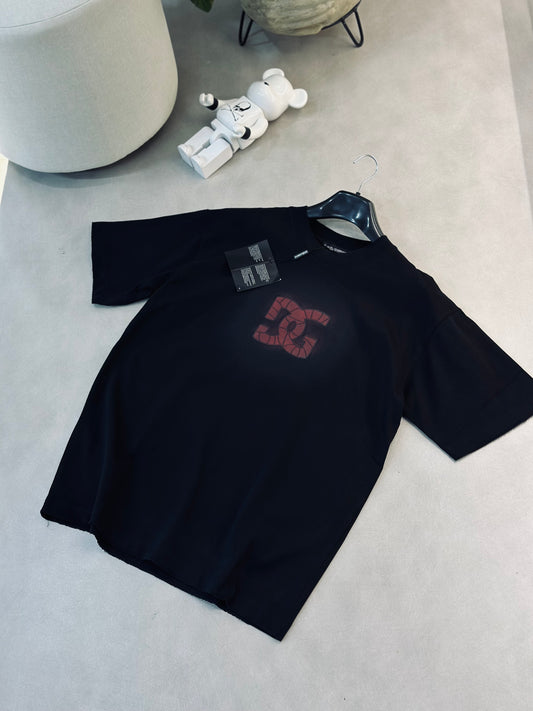 CAMISETA OVERSIZE DOL NEGRA DG ROJO