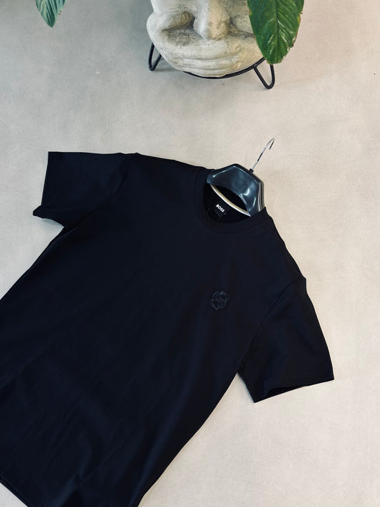 CAMISETA SLIM BOS NEGRA BB CRUZADO