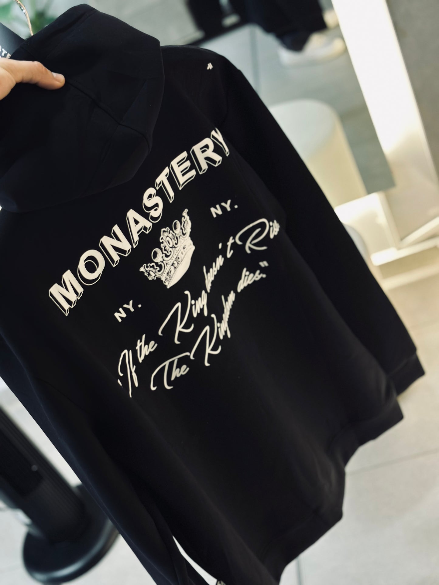 HOODIE MON NEGRO CORONA BORDADO