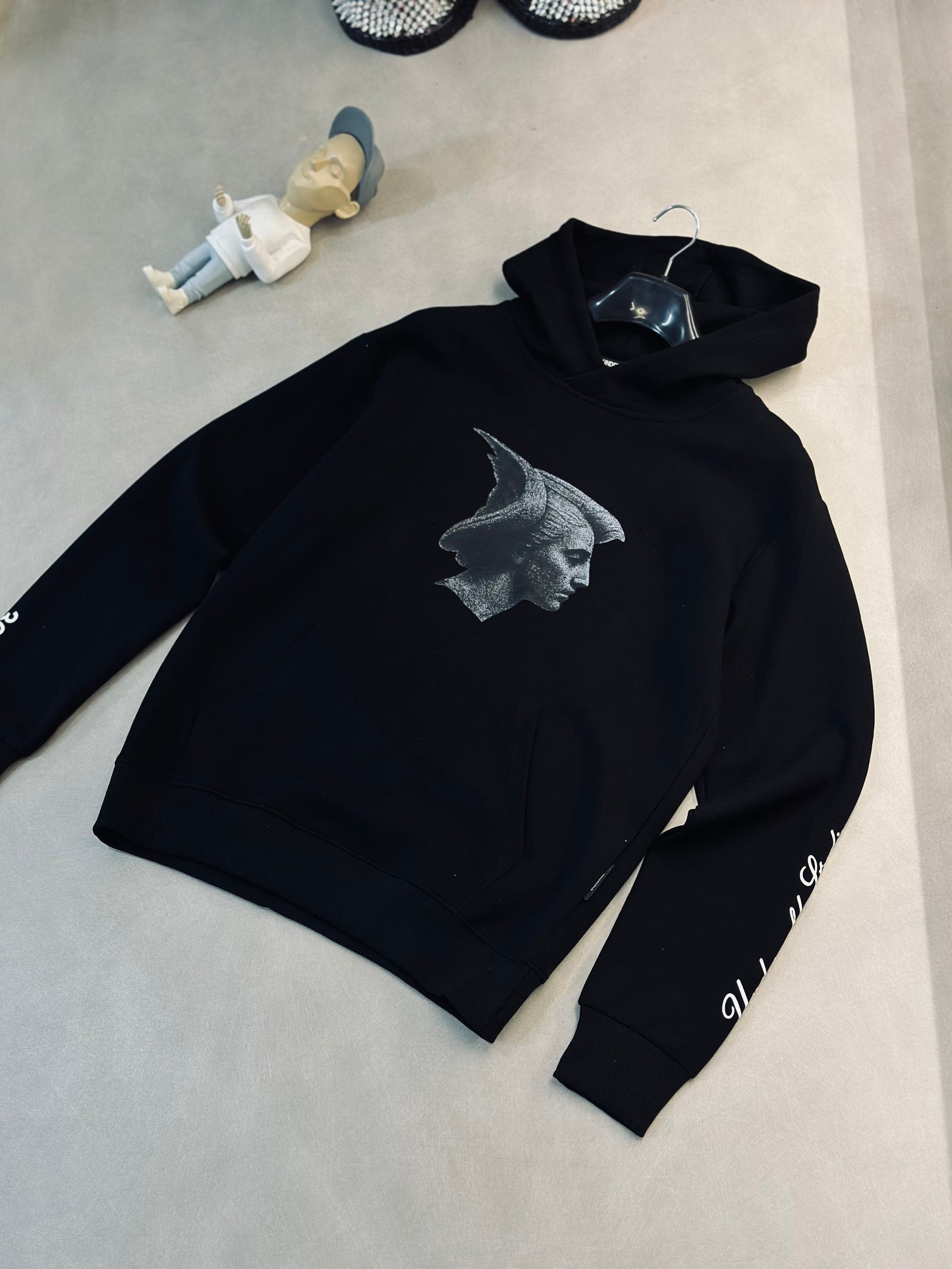 HOODIE UND NEGRO ROSTRO FRONTAL