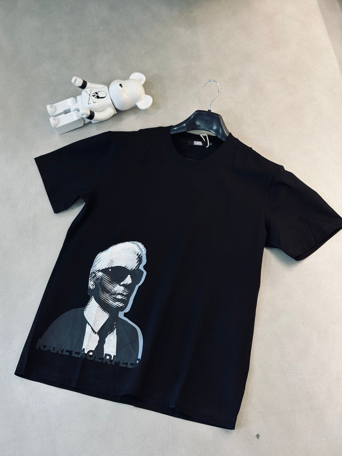 CAMISETA SLIM KAR NEGRA ROSTRO
