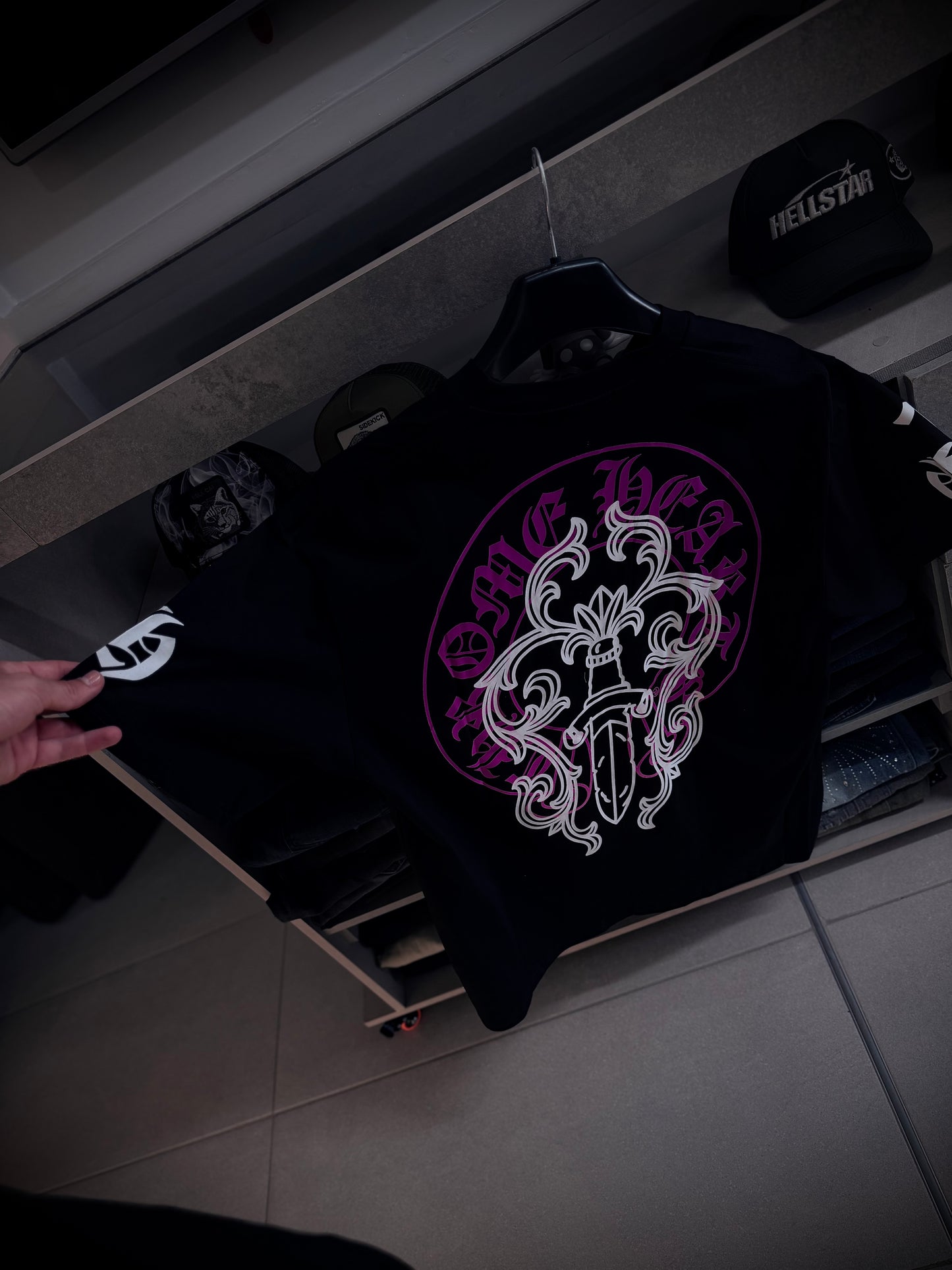 CAMISETA OVERSIZE CHR NEGRA ESPADA