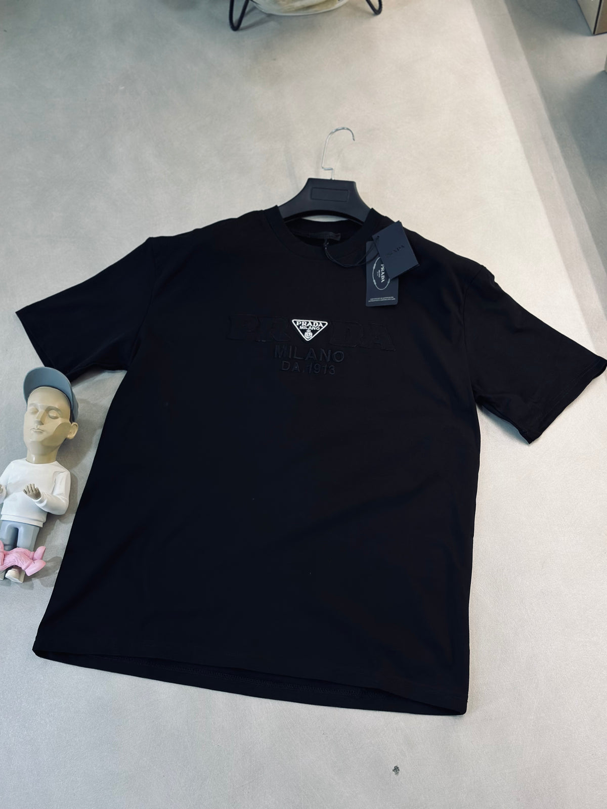 CAMISETA SEMI OVERSIZE PRA NEGRA 1913