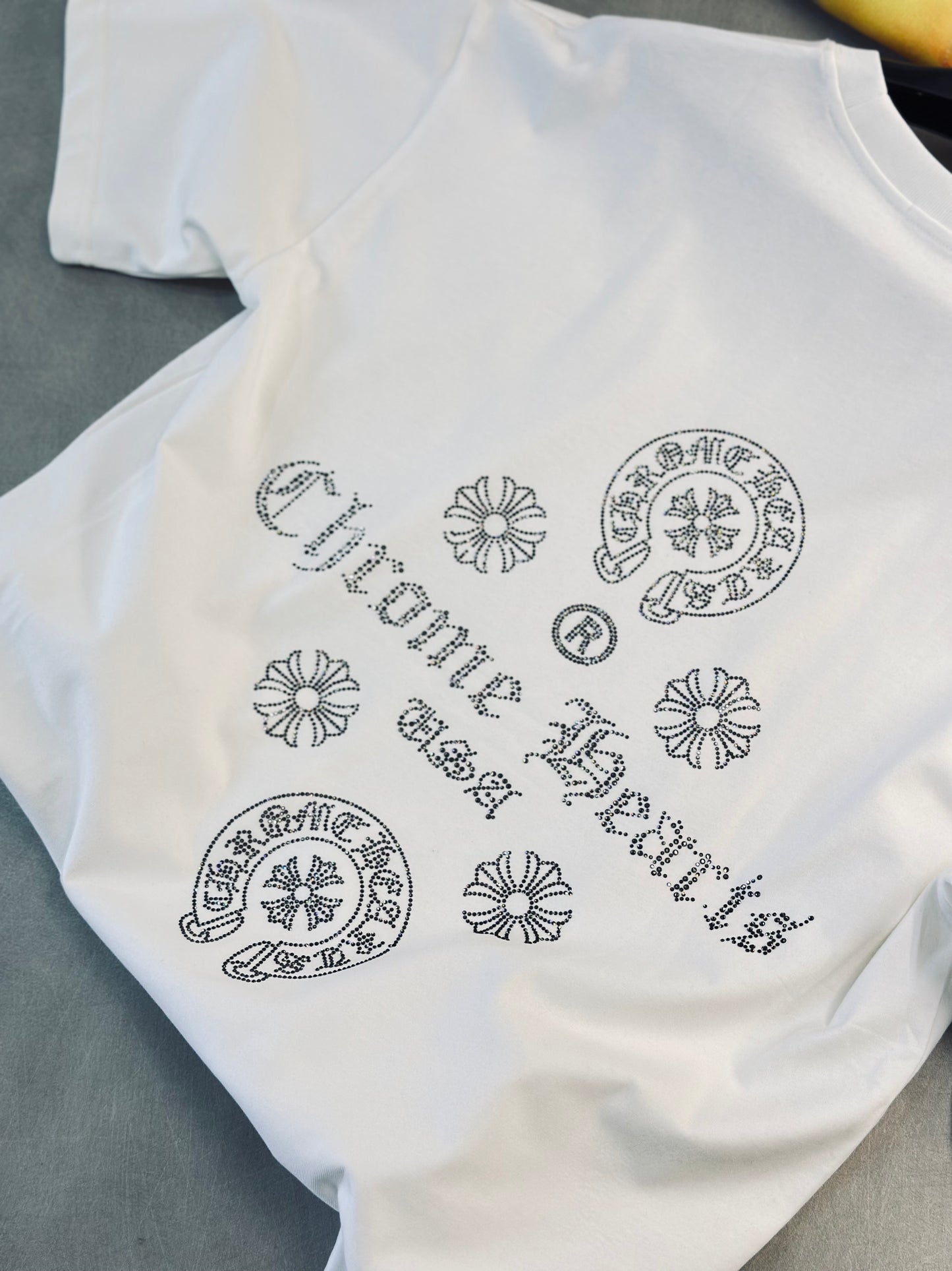 CAMISETA OVERSIZE CHR BLANCA RHINESTONE LOGO