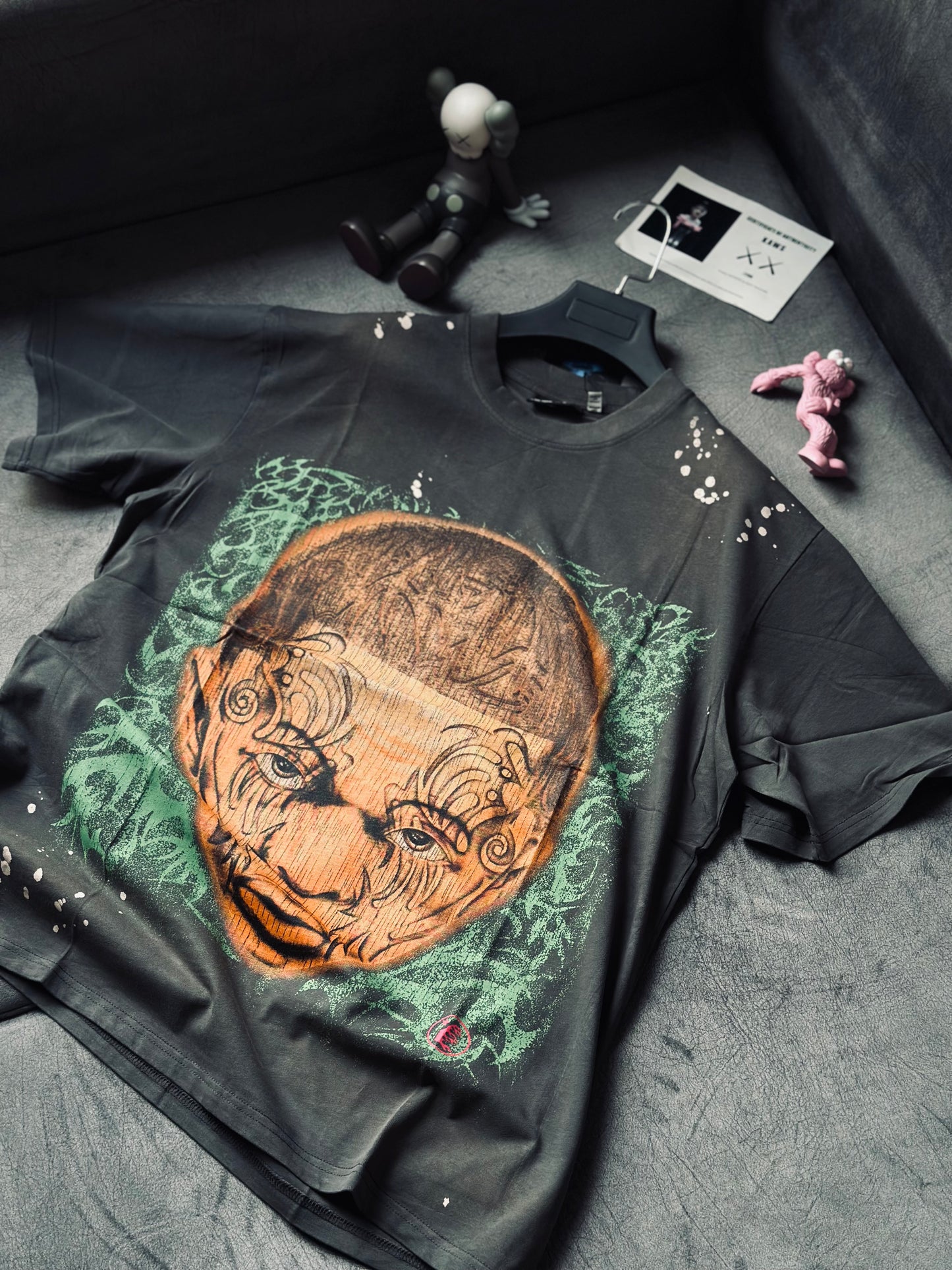 CAMISETA OVERSIZE HEL GRIS ROSTRO NARANJA