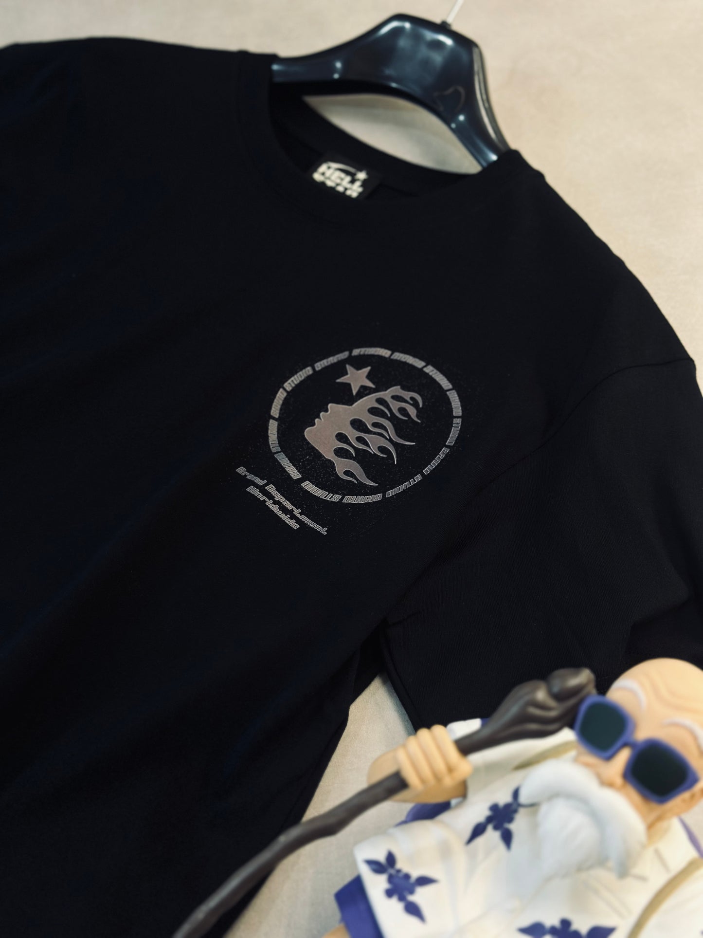 CAMISETA OVERSIZE HEL NEGRA HEL CAFÉ