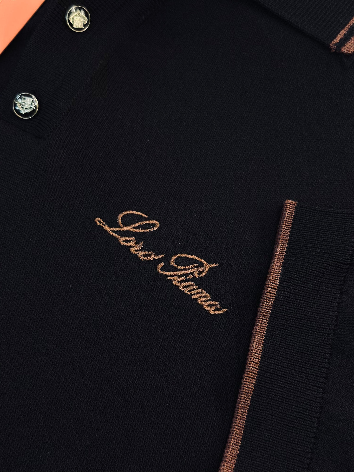 CAMISETA POLO LOR NEGRA TEJIDO LOR CAFÉ