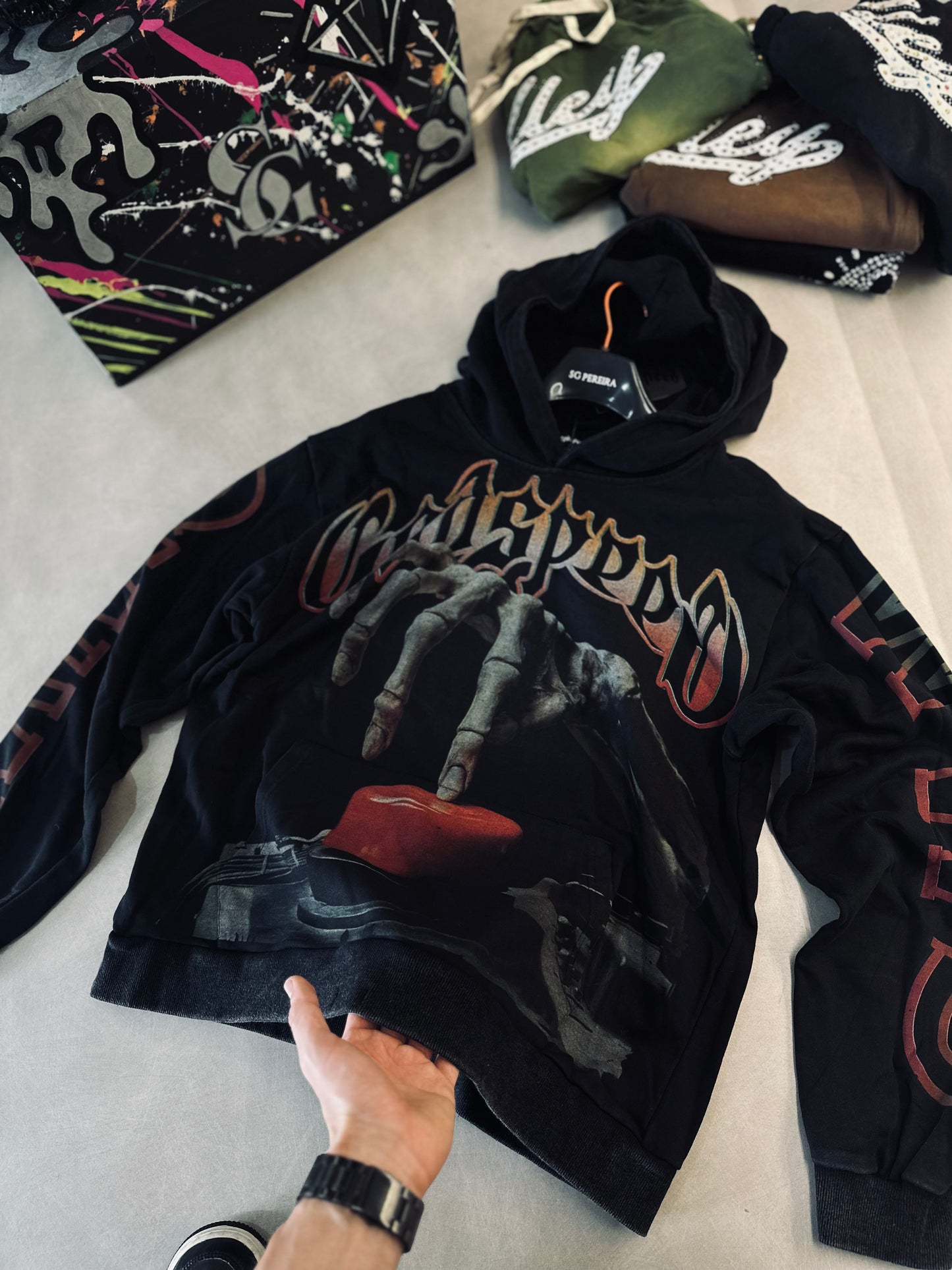 HOODIE GOS GRIS MANO BOTON