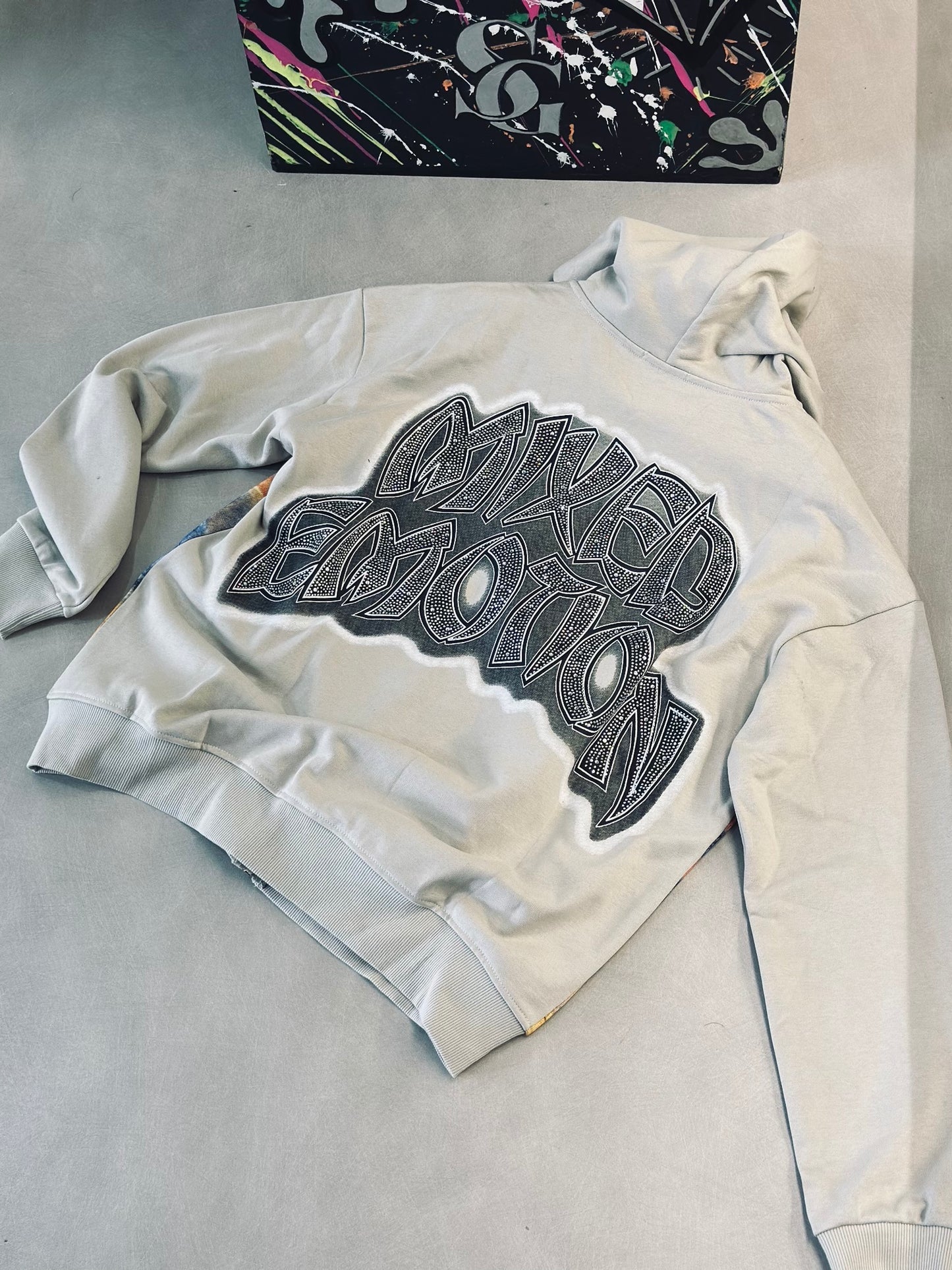 CHAQUETA EMO GRIS RHINESTONE NIÑO PATINETA