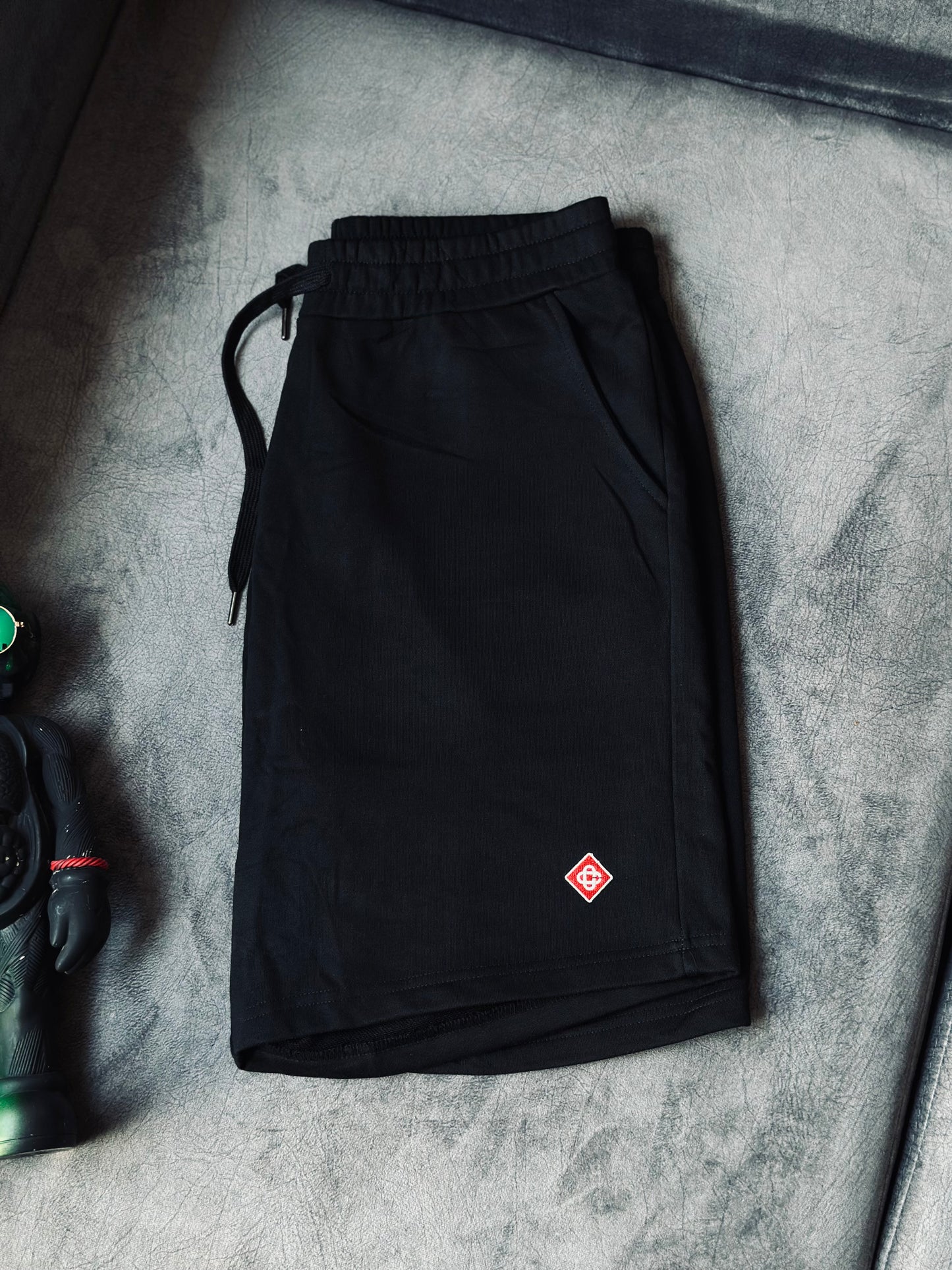 PANTALONETA CAS NEGRA LOGO ROJO