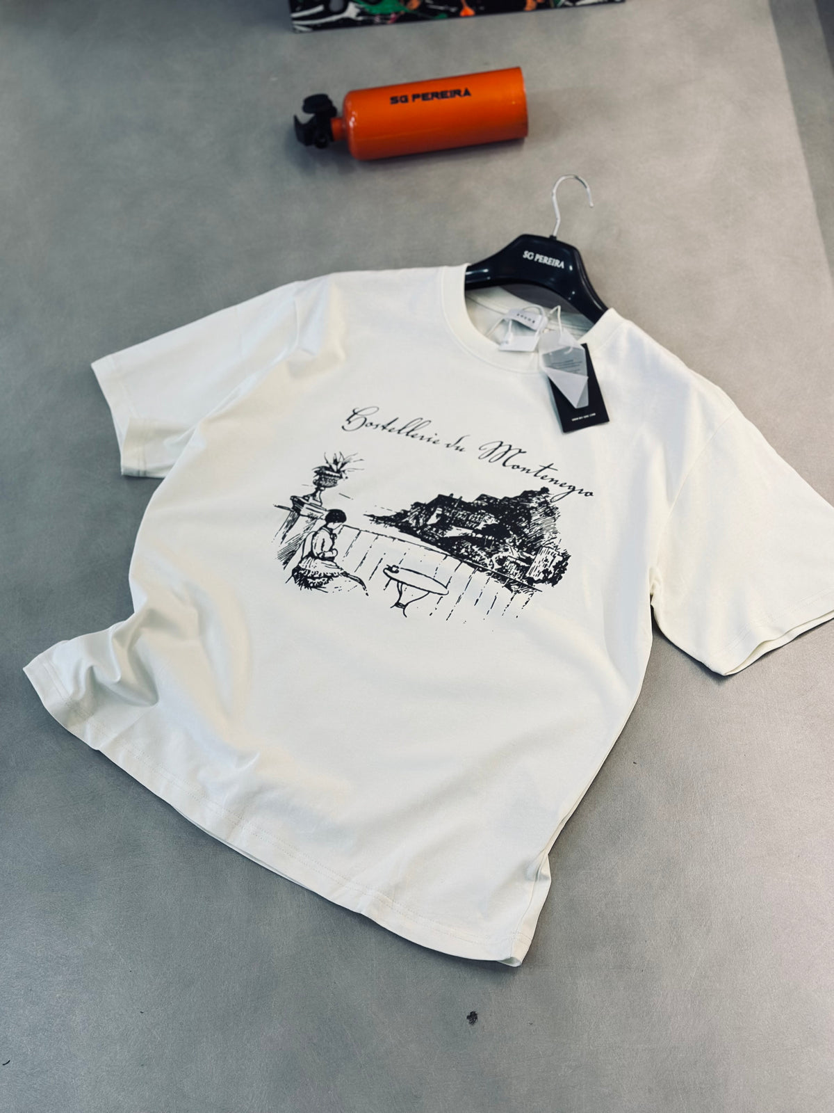 CAMISETA OVERSIZE RHU BLANCA MONTENEGRO