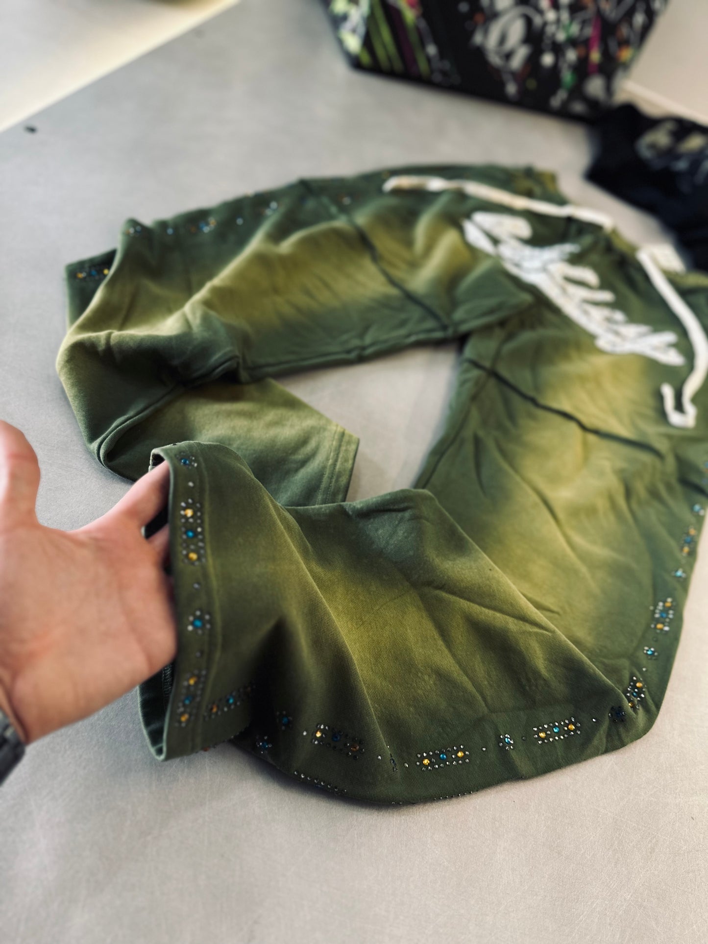 SUDADERA VAL VERDE RHINESTONE COLORES