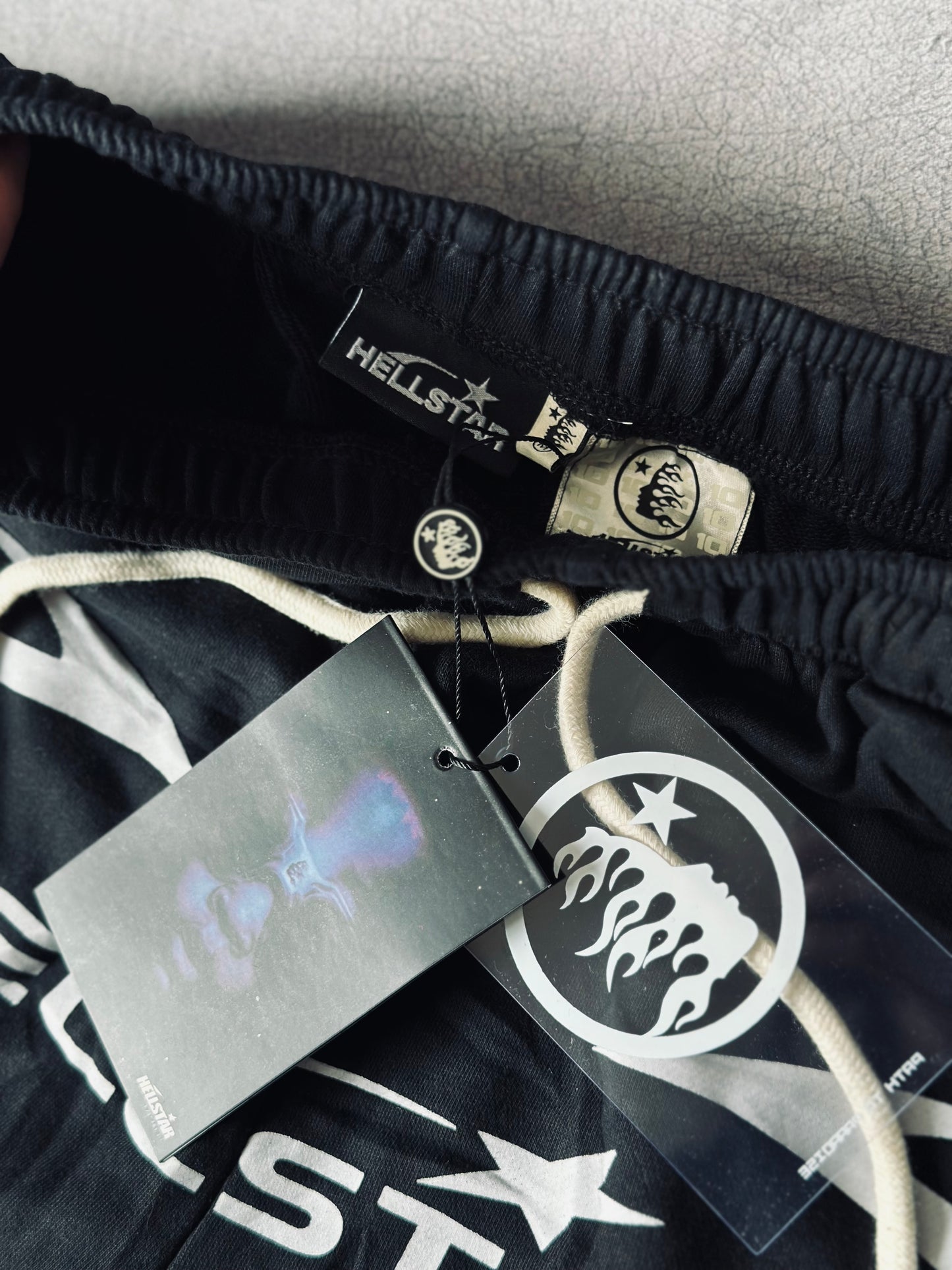 PANTALONETA HEL NEGRA DESGASTE LOGO BLANCO