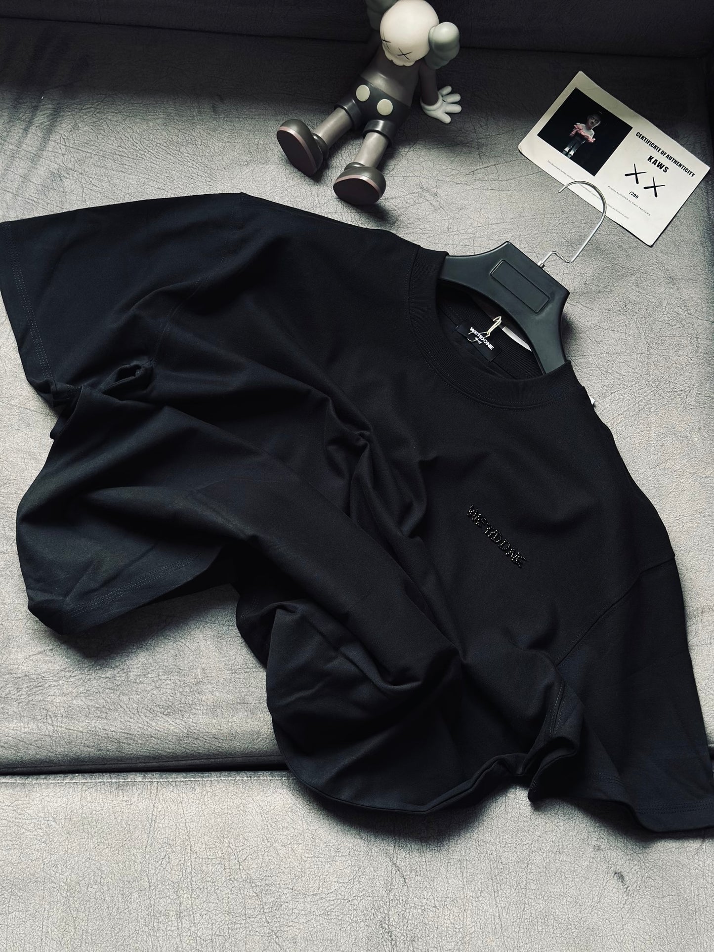 CAMISETA OVERSIZE WEI NEGRA CLASICA METALICA