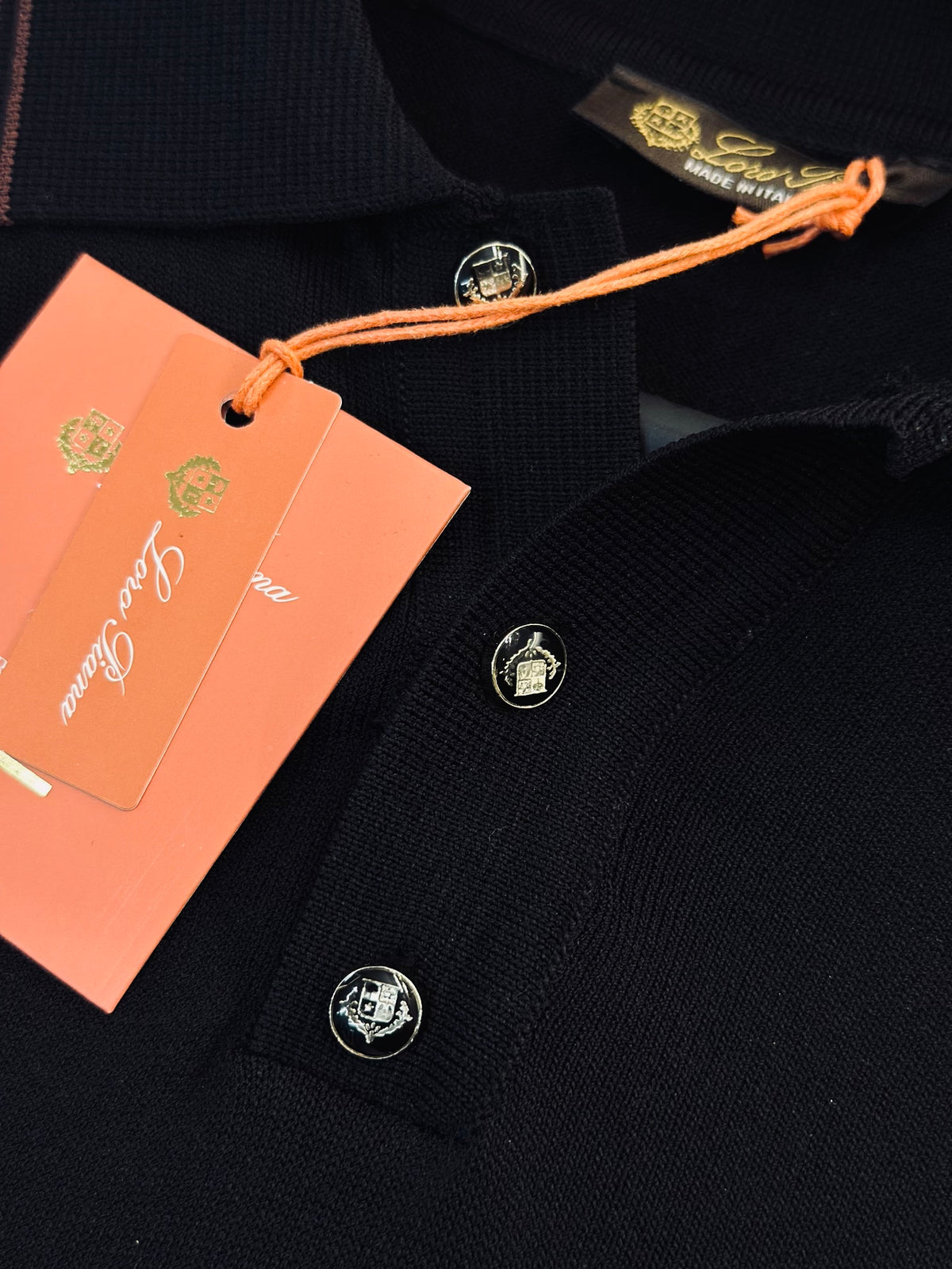 CAMISETA POLO LOR NEGRA TEJIDO LOR CAFÉ