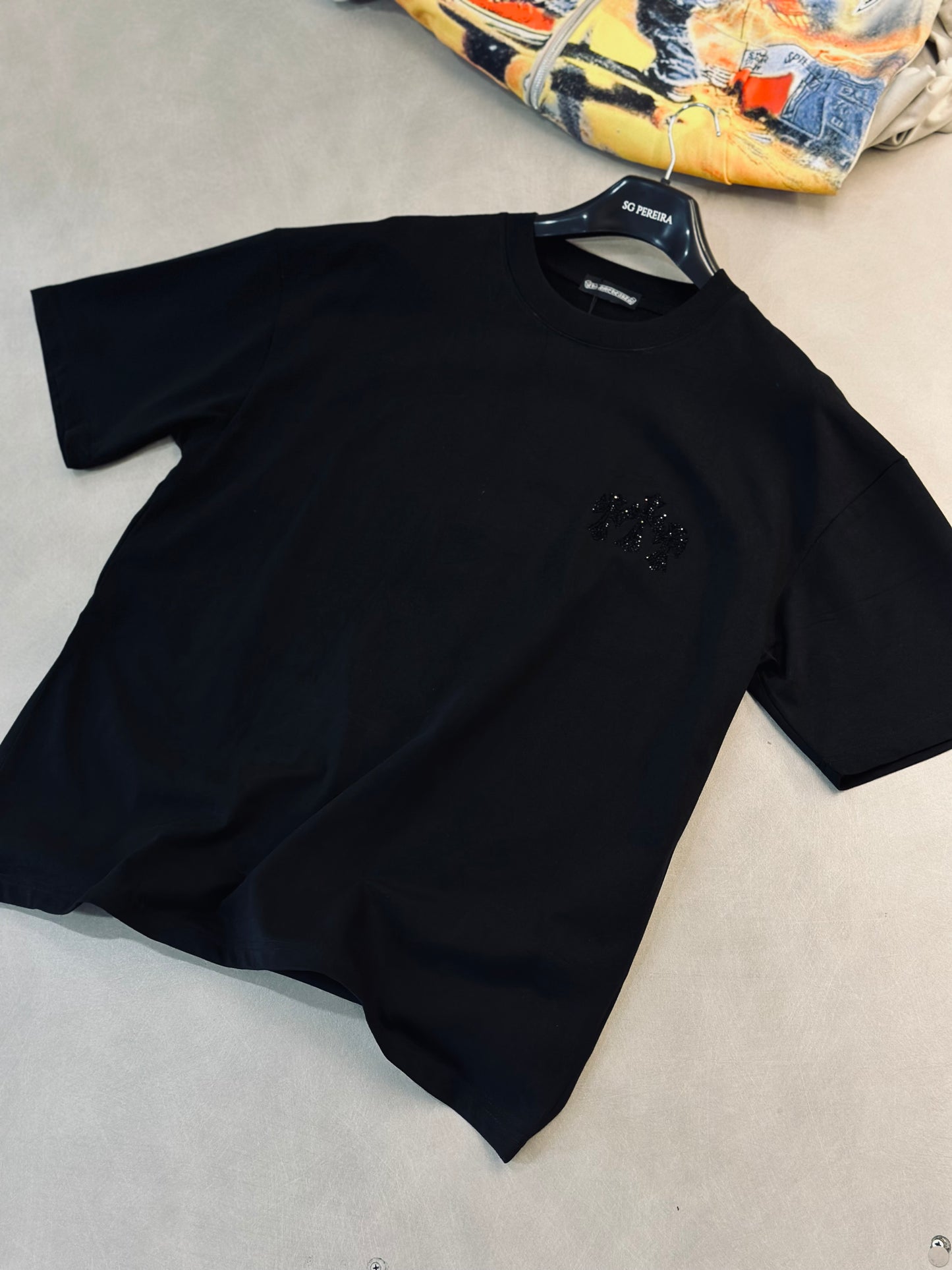 CAMISETA OVERSIZE CHR NEGRA 3 CRUCES RHINESTONE NEGRO