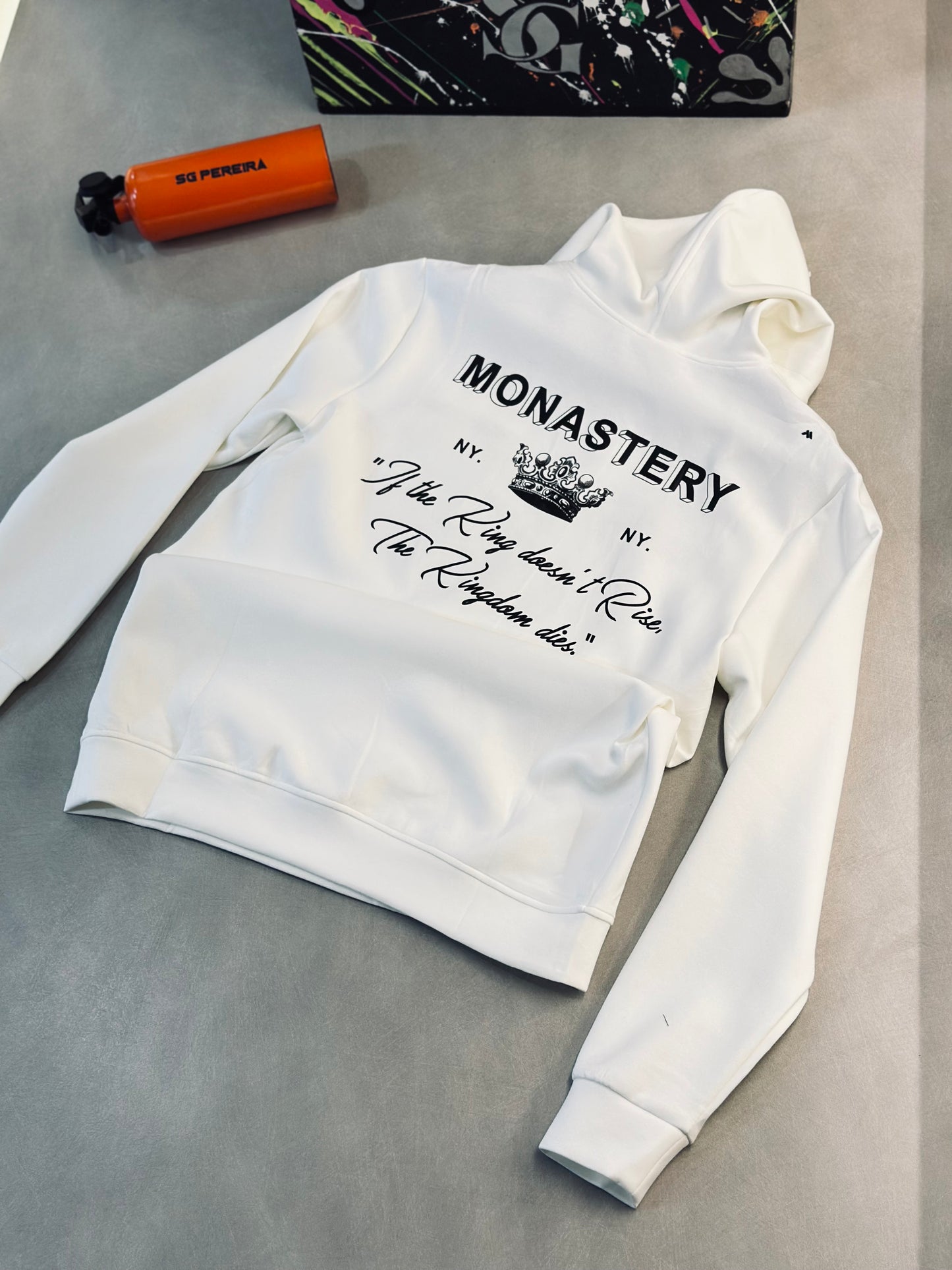 HOODIE MON BLANCO CORONA BORDADO