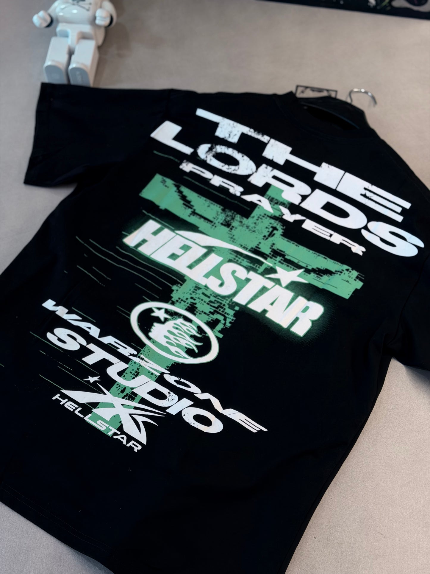 CAMISETA OVERSIZE HEL NEGRA JESUS CRUZ VERDE