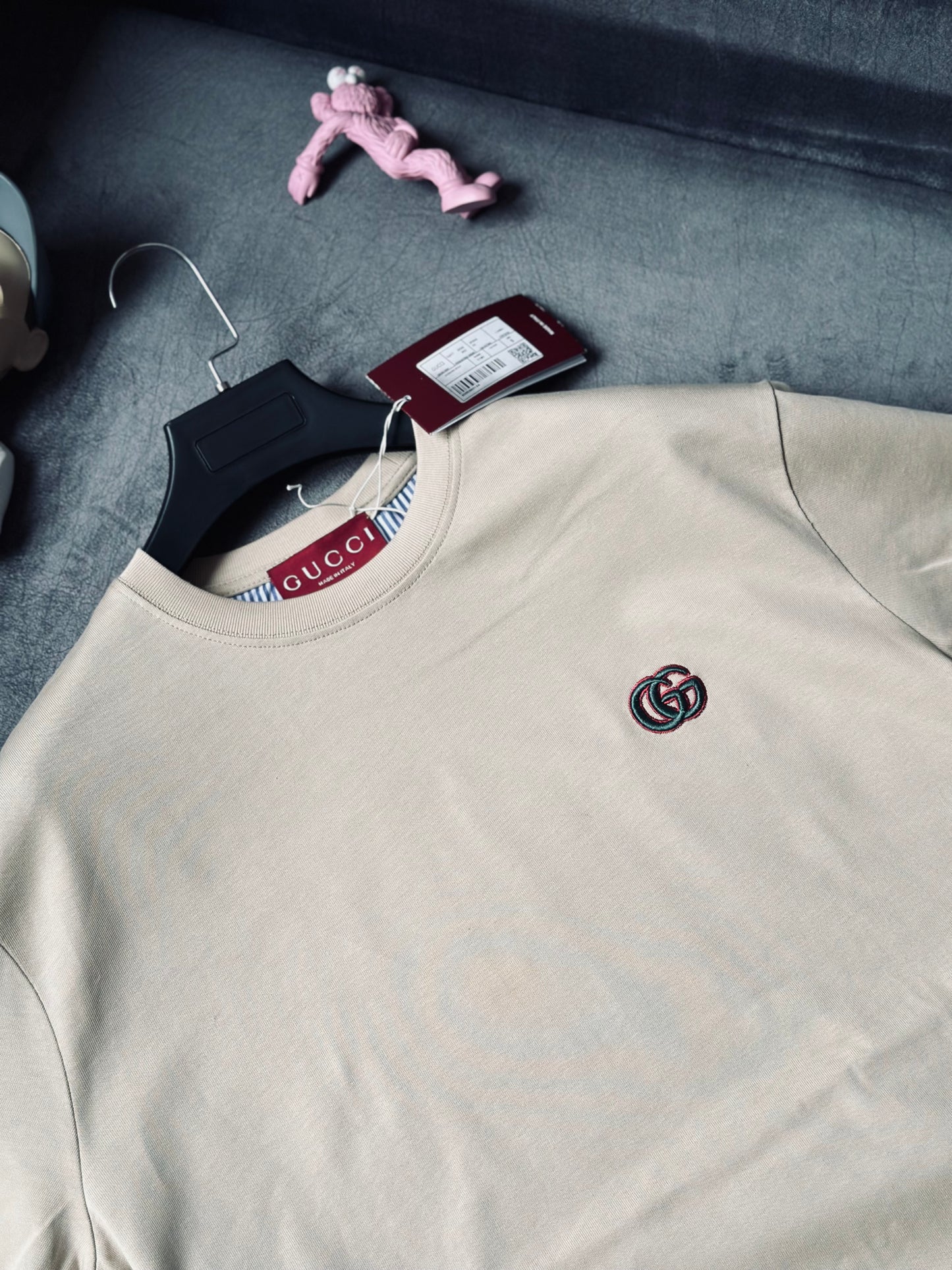 CAMISETA OVERSIZE TC GUC BEIGE BORDADO VERDE