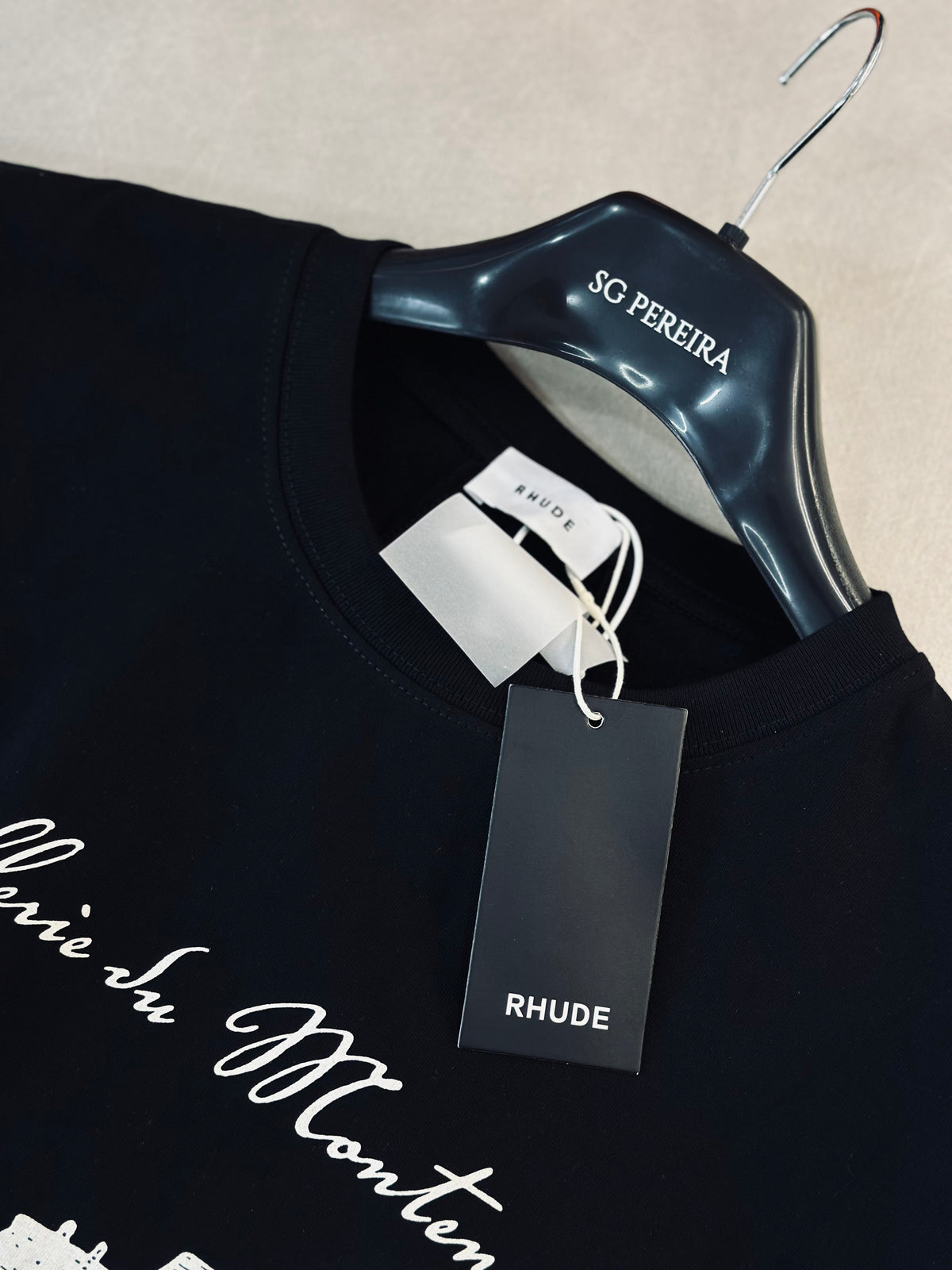 CAMISETA OVERSIZE RHU NEGRA MONTENEGRO