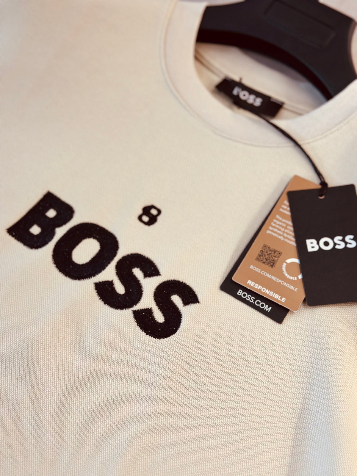 CAMISETA SEMI OVERSIZE BOS CAFÉ 8 BORDADO