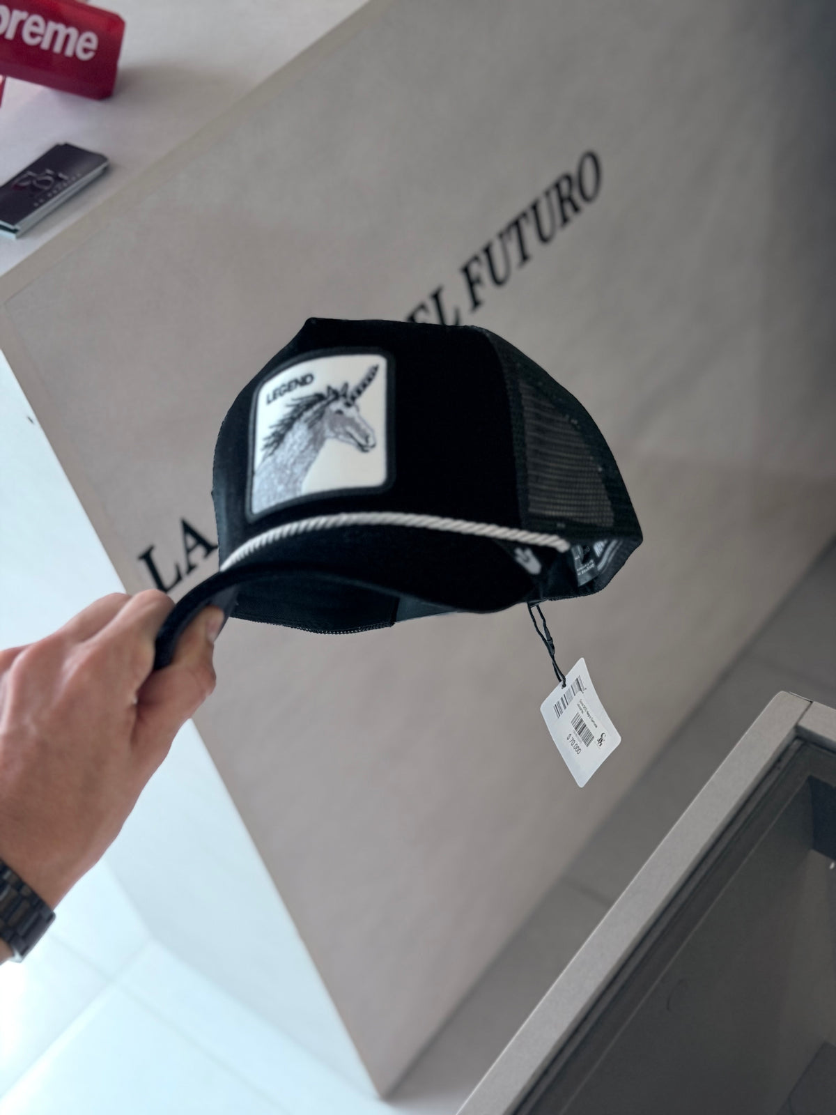 GORRA GOO NEGRA GAMUSA UNICORNIO