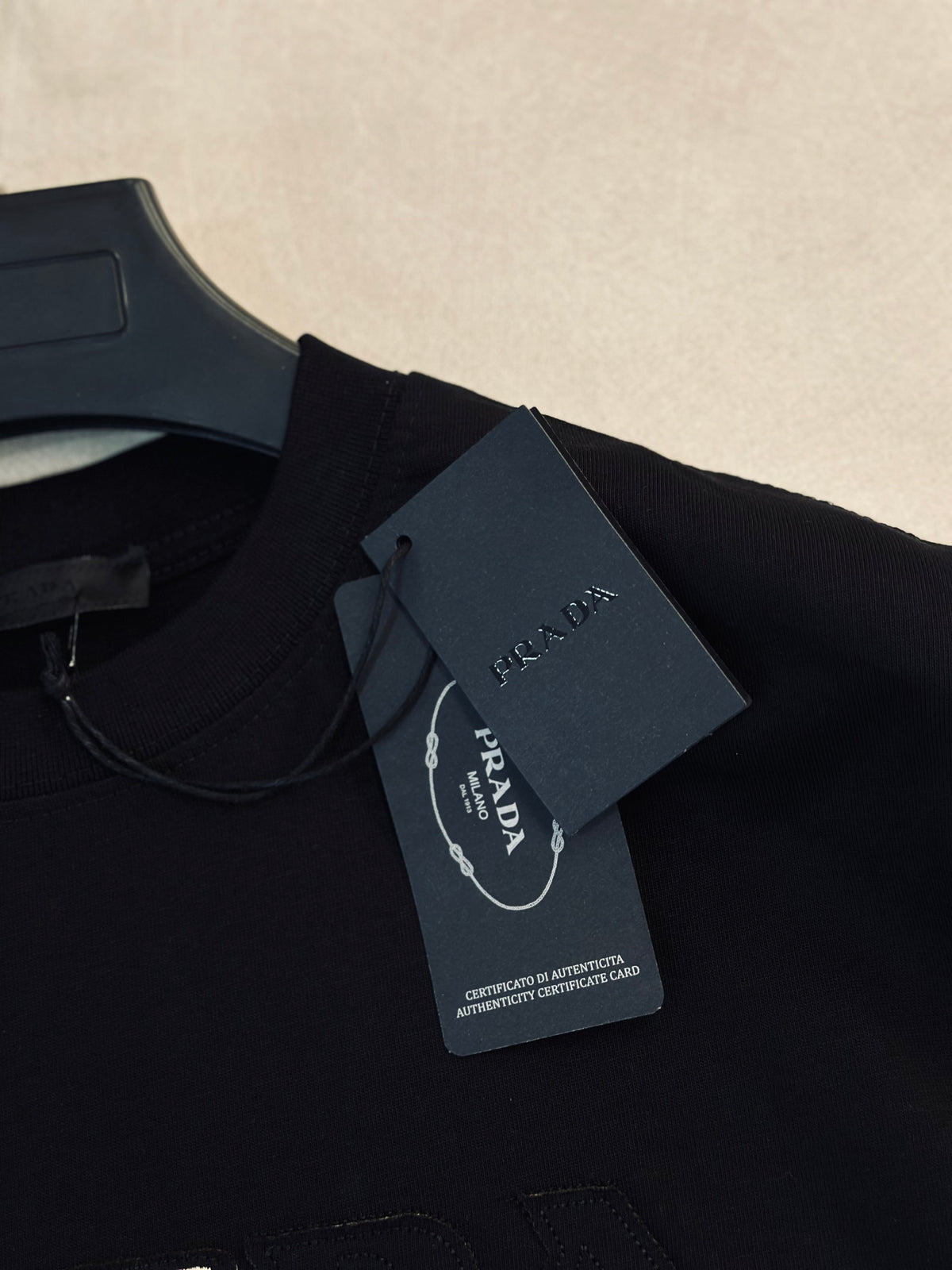 CAMISETA SEMI OVERSIZE PRA NEGRA 1913