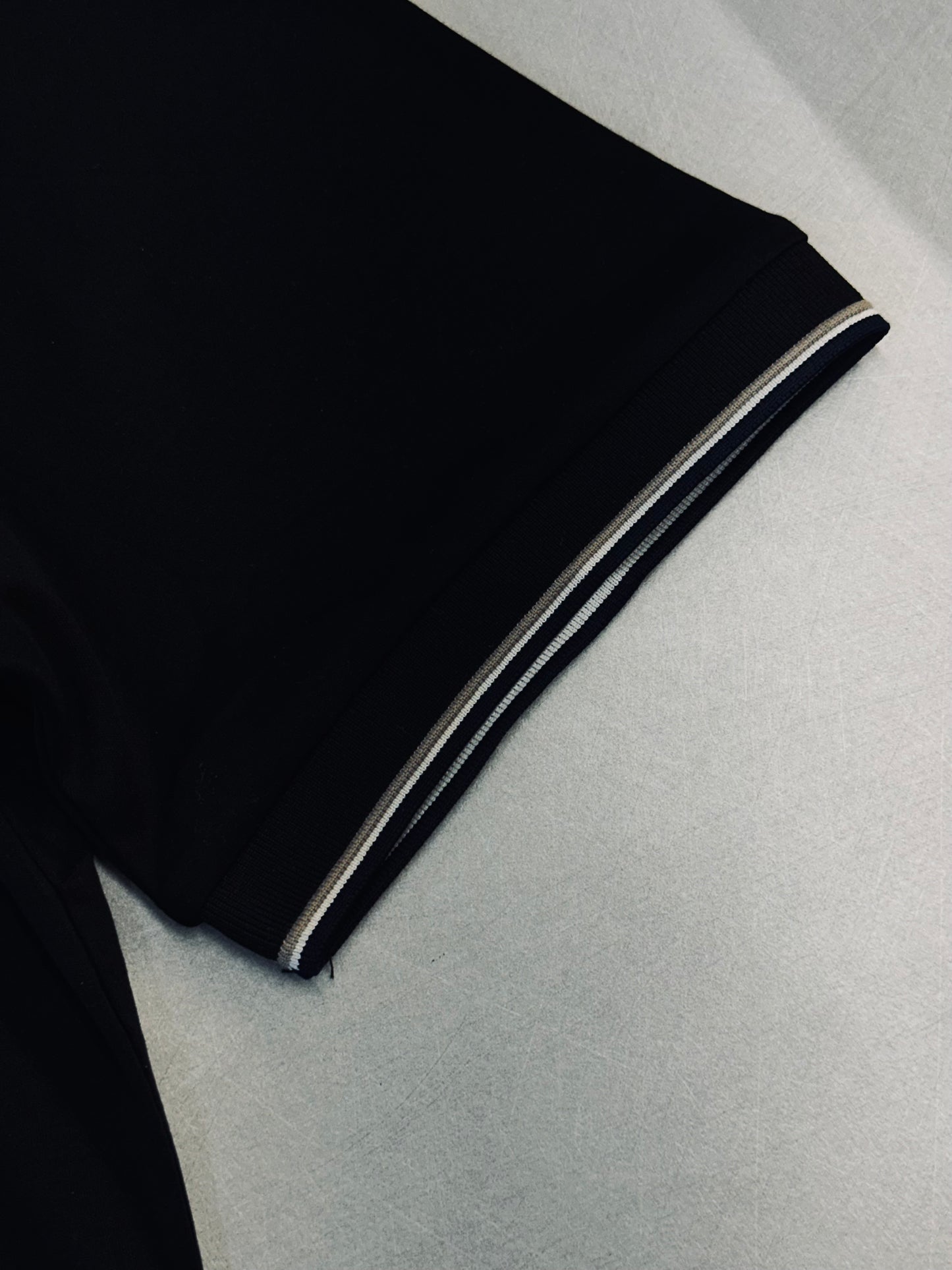 CAMISETA OVERSIZE BRU NEGRA CLASICA