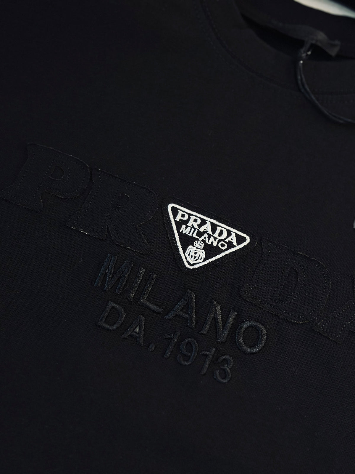 CAMISETA SEMI OVERSIZE PRA NEGRA 1913
