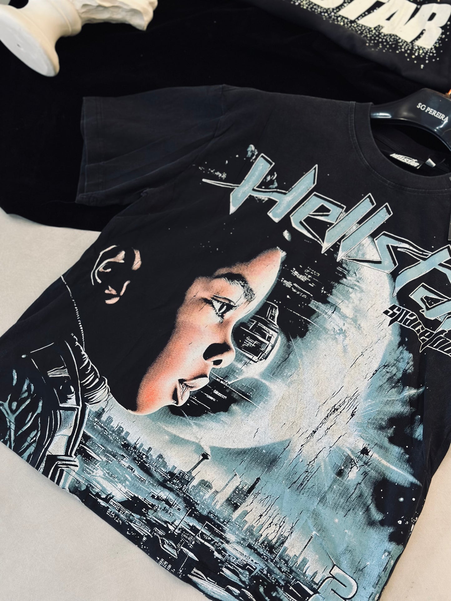 CAMISETA OVERSIZE HEL GRIS SPACETOUR  ROSTRO