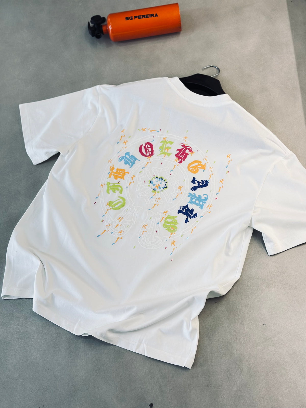 CAMISETA OVERSIZE CHR BLANCA LOGO COLORIDO
