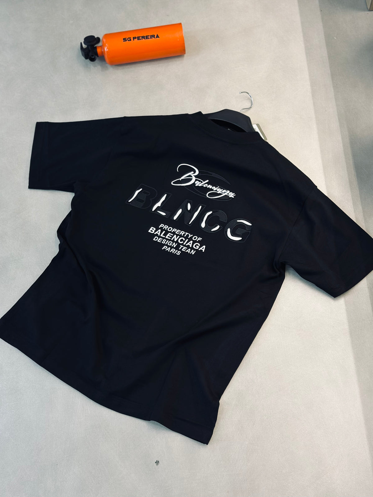 CAMISETA OVERSIZE BAL NEGRA BAL BLANCO