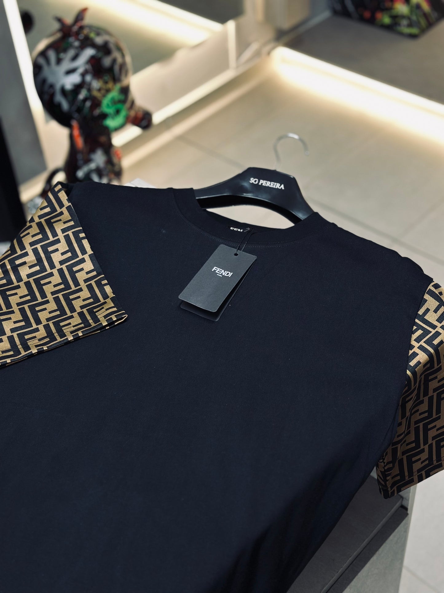 CAMISETA OVERSIZE FEN NEGRA MANGA ESTAMPADO