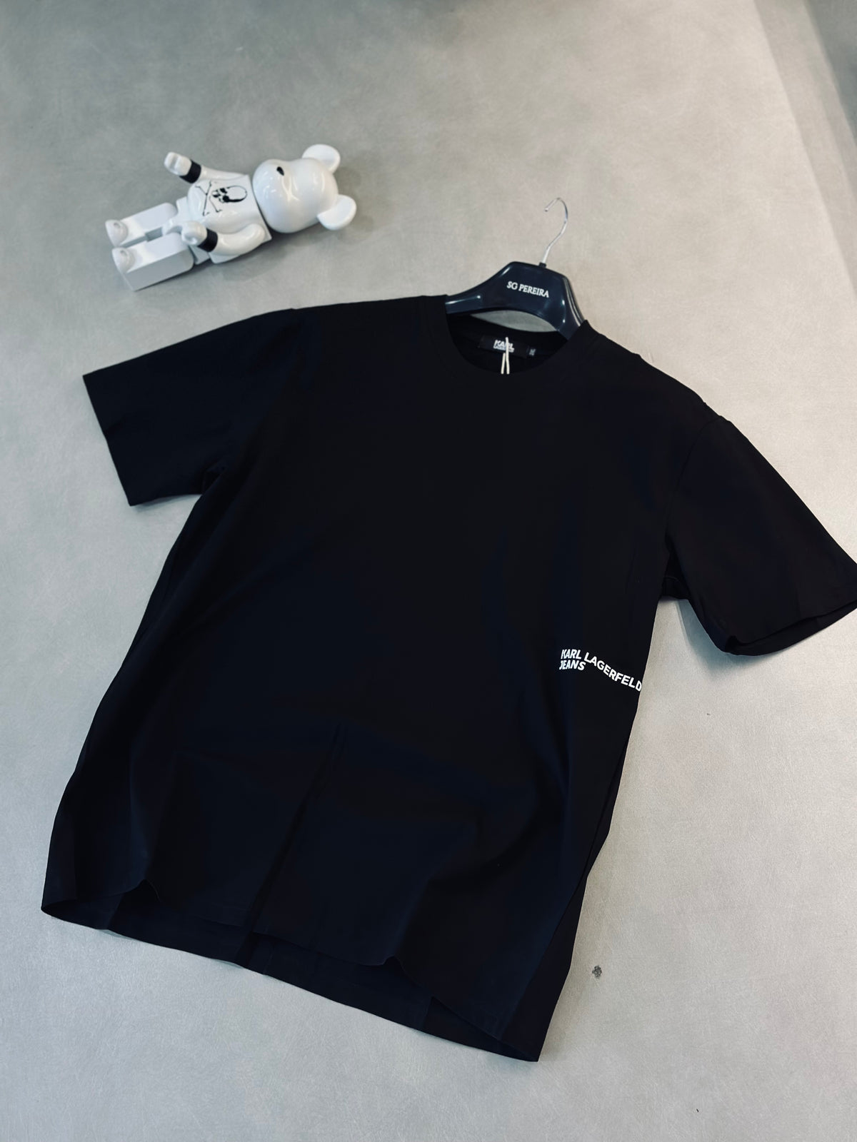 CAMISETA SLIM KAR NEGRA JEANS