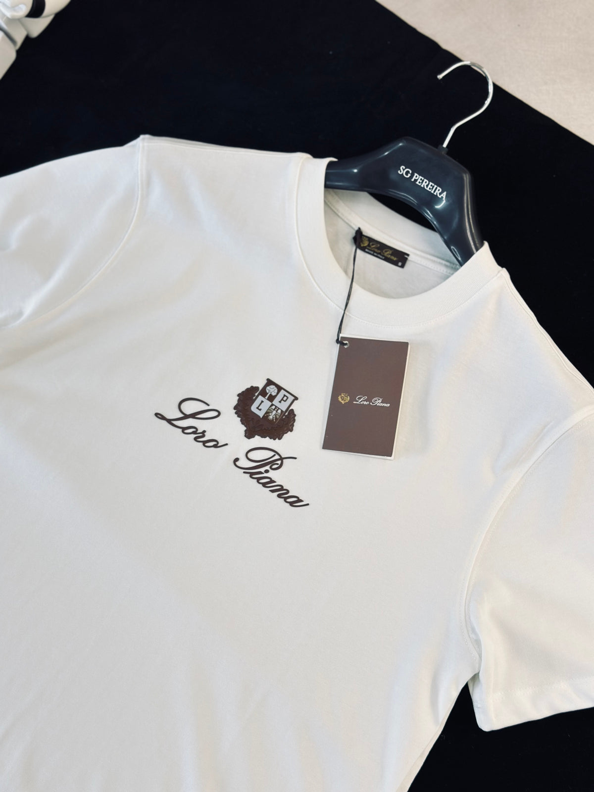 CAMISETA OVERSIZE LOR BLANCA LOGO CUERINA