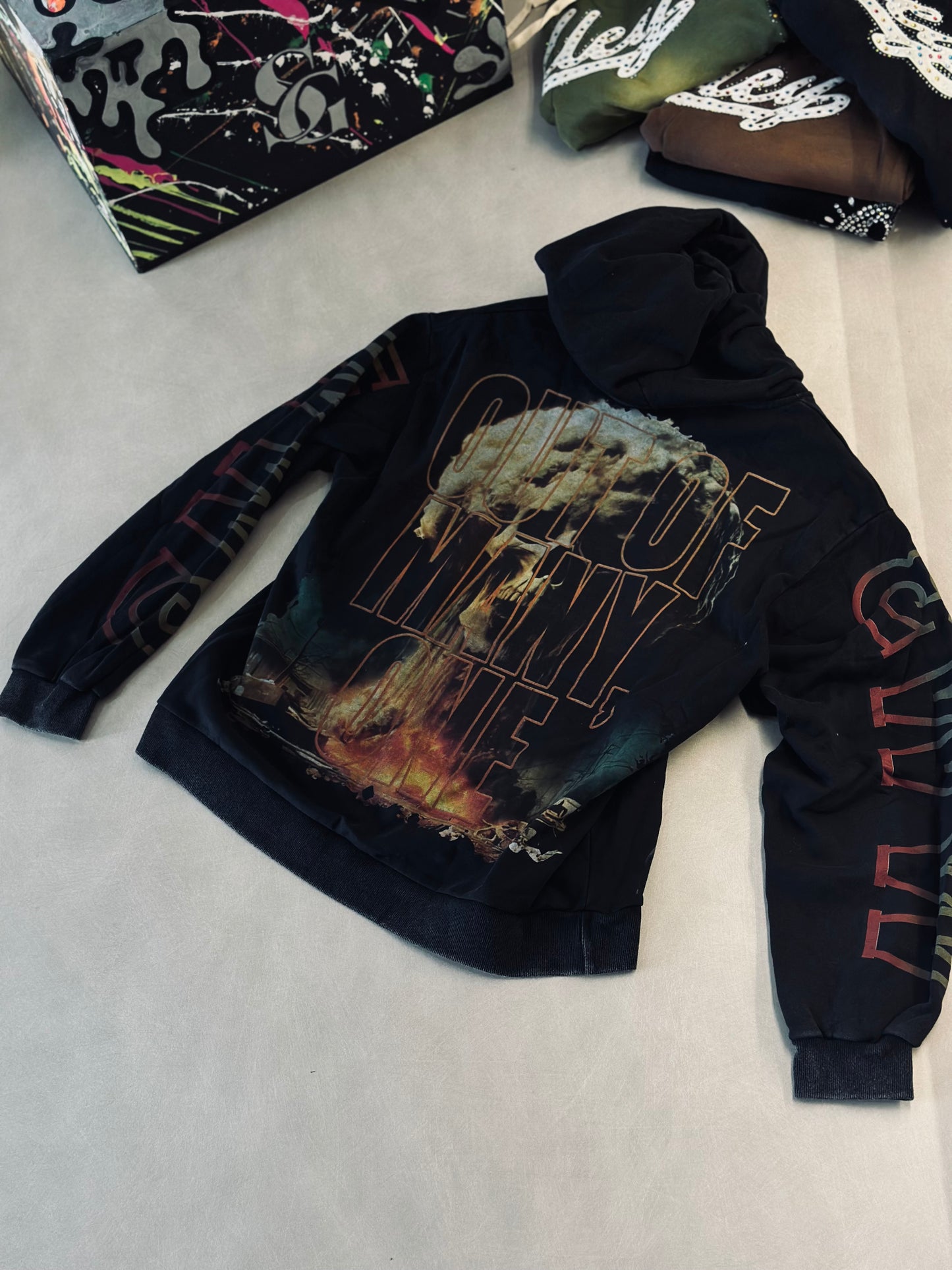 HOODIE GOS GRIS MANO BOTON