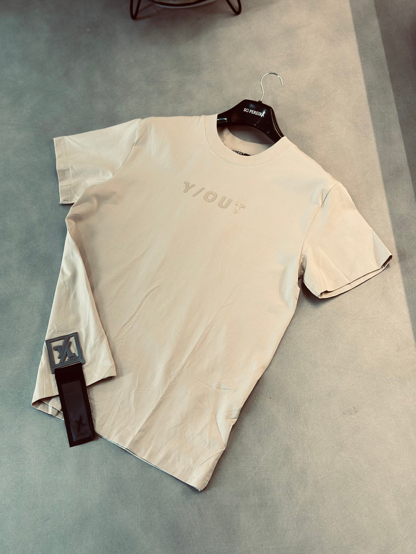 CAMISETA SLIM YOU CREMA YOUT FRONTAL