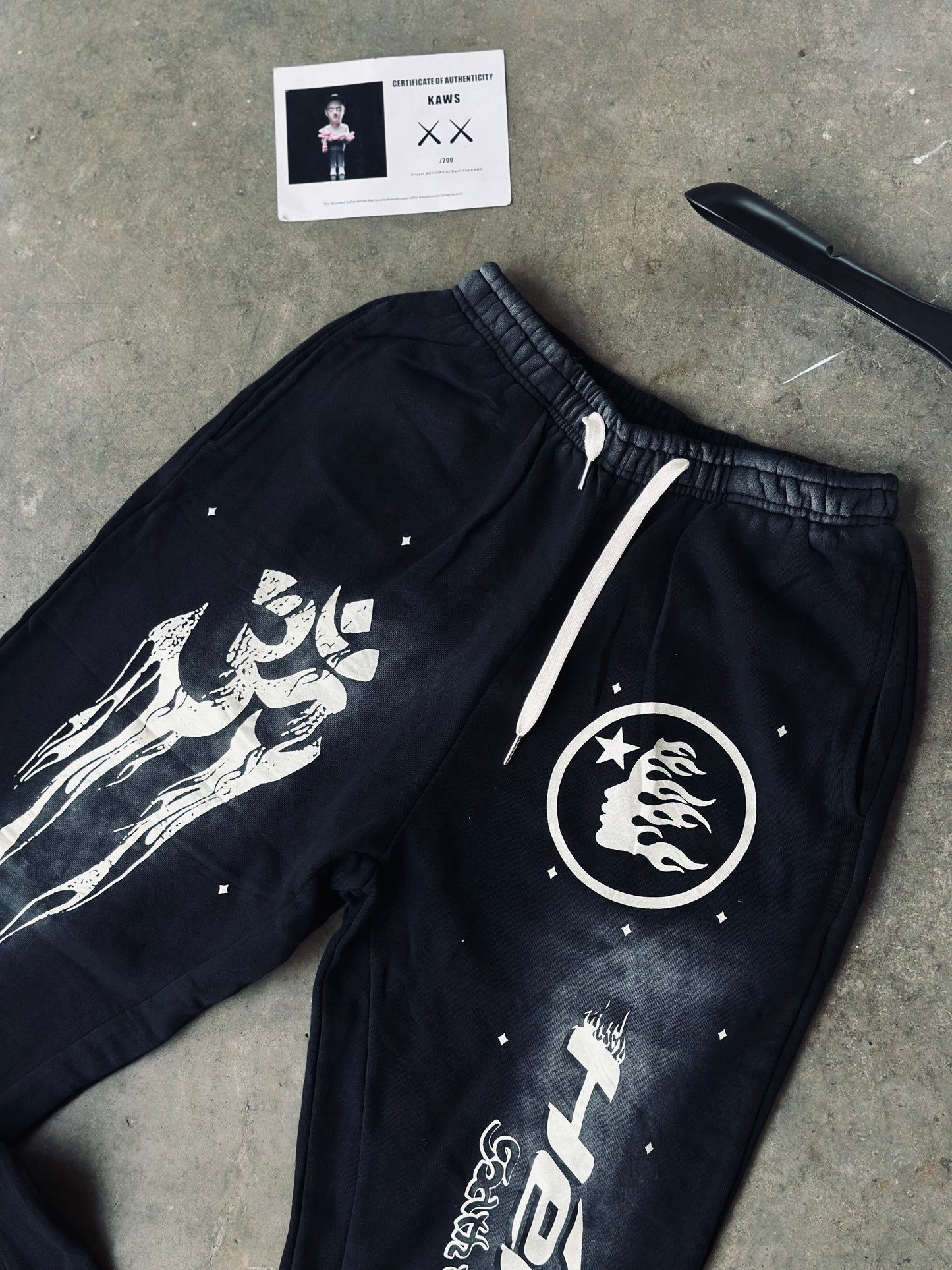 SUDADERA HEL NEGRA DEGRADADO LOGO