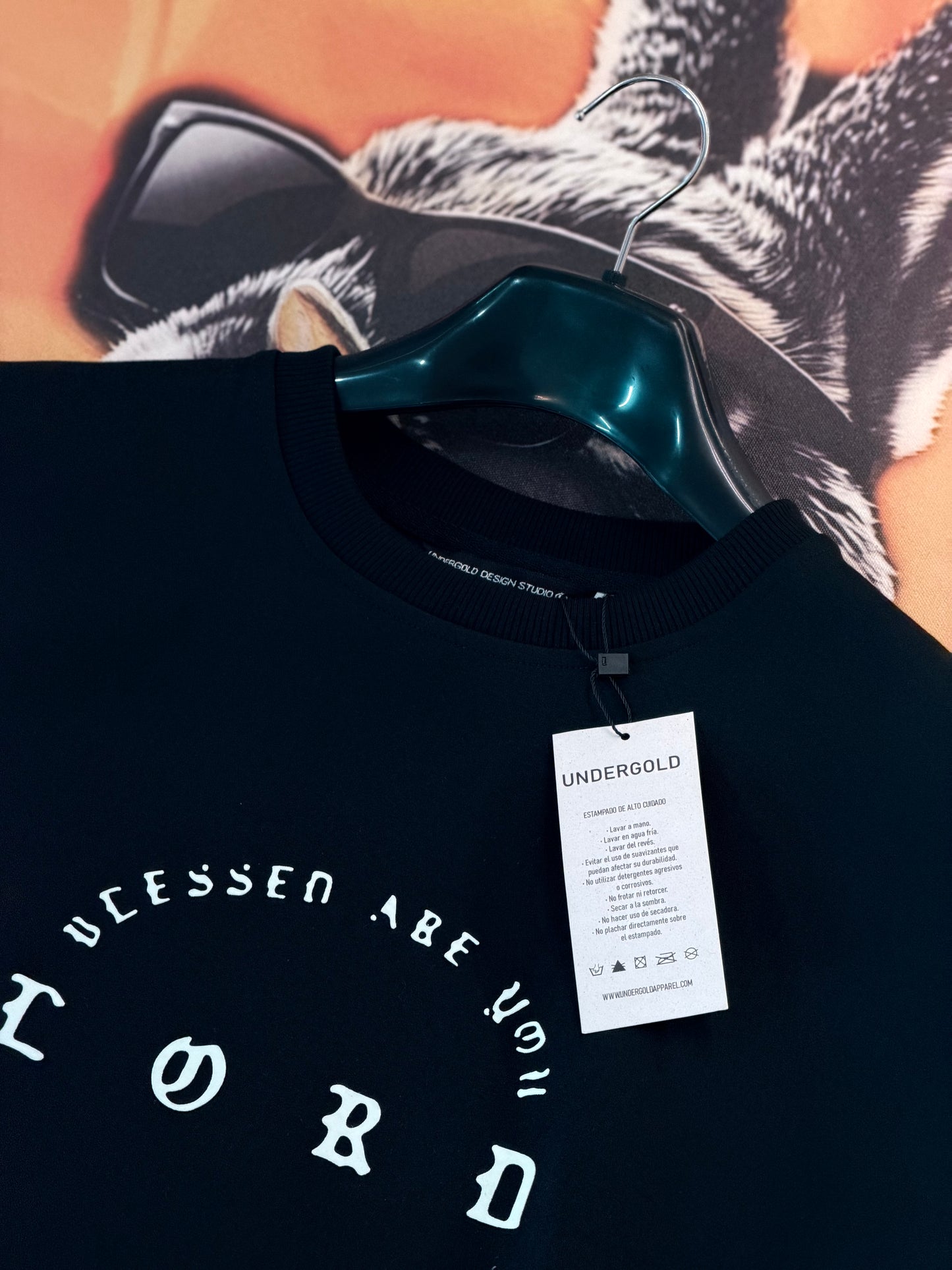 CAMISETA OVERSIZE UND NEGRA LORD OF