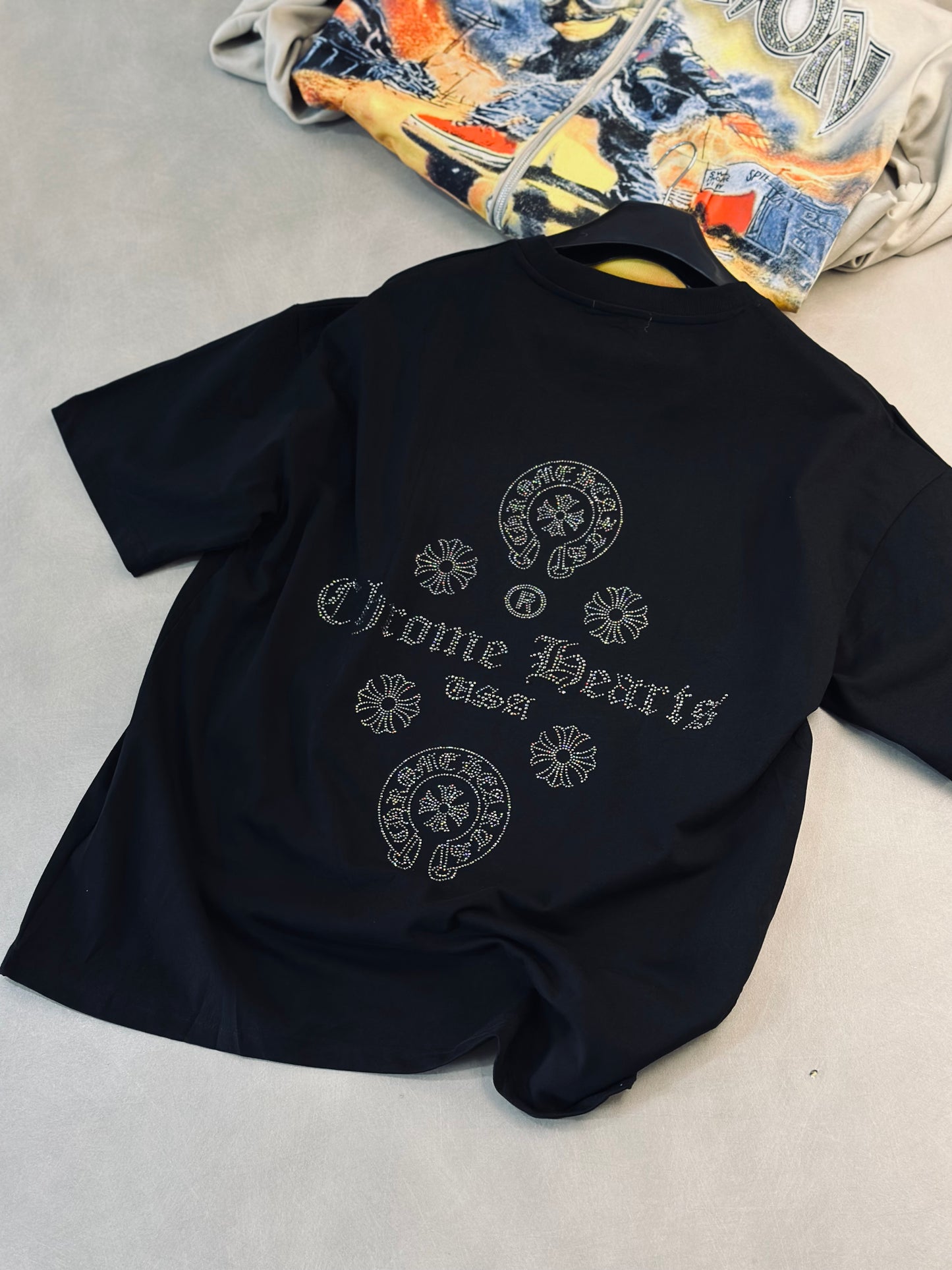 CAMISETA OVERSIZE CHR NEGRA RHINESTONE LOGO