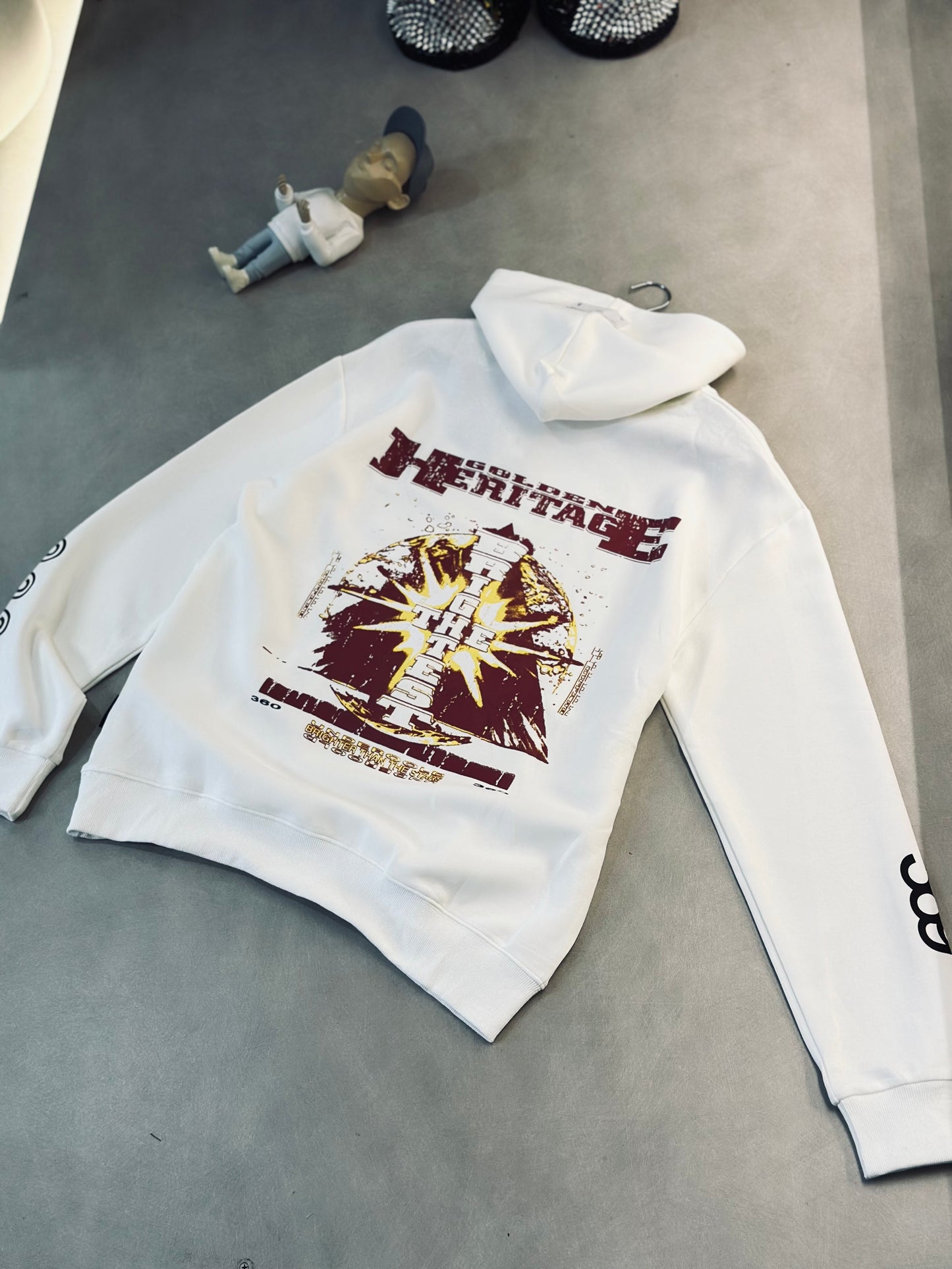 HOODIE UND BLANCO ESFERA TRASERA